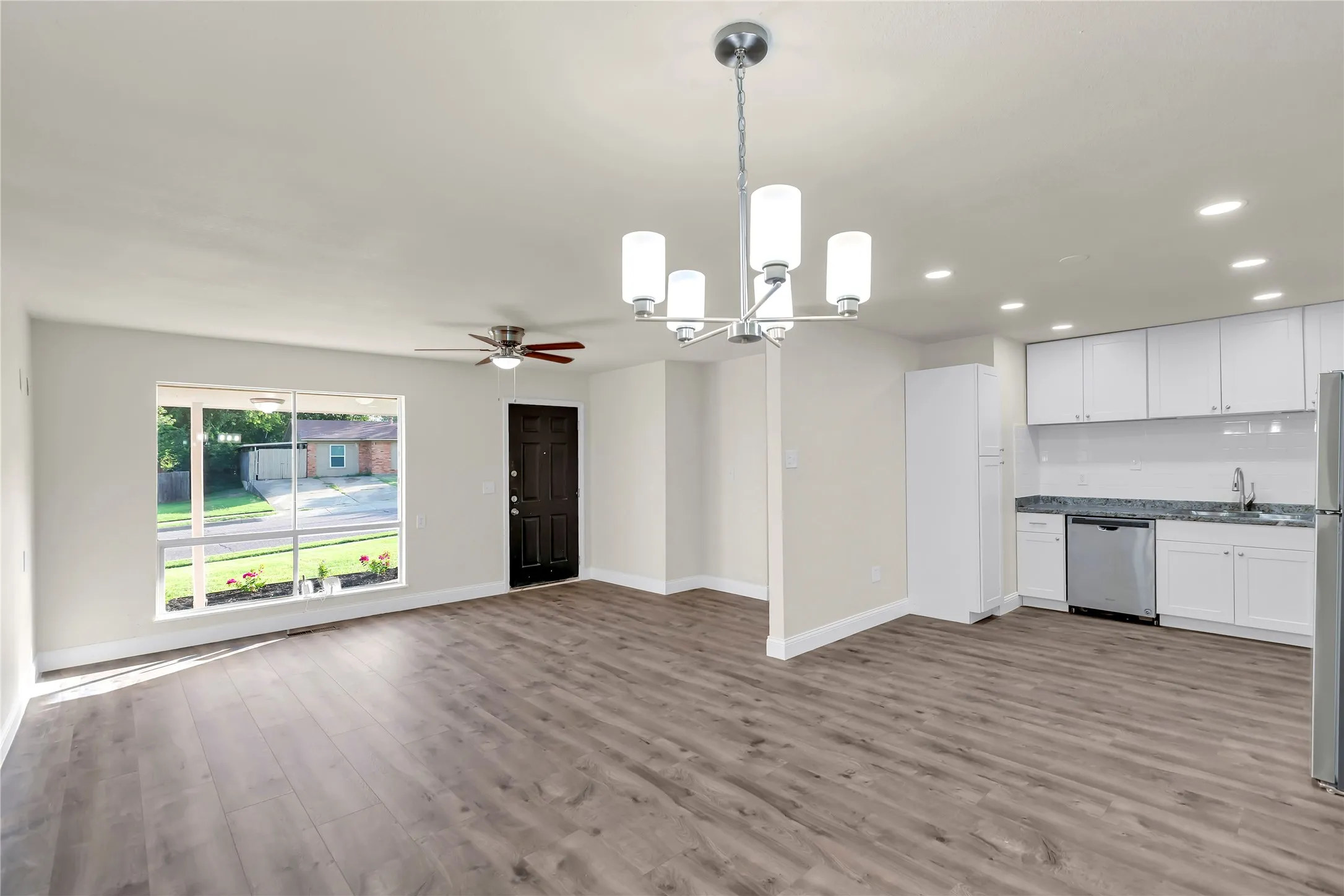 Single Family Residence For Sale in Tarrant County , 6357 Basswood Drive, Fort Worth, Texas 76135, 2 Bedroom, 1 Bathroom, 1 Garage spaces, 1,011 Sqft, built in 1963, mls#21306053, Real Estate Agent in Fort Worth, Homes For Sale in Tarrant county, Homes For Sale in Fort Worth, Realtor in Fort Worth Texas, Real Estate Brokerage Independent Realty Texas, Luminita Cordes Realtor