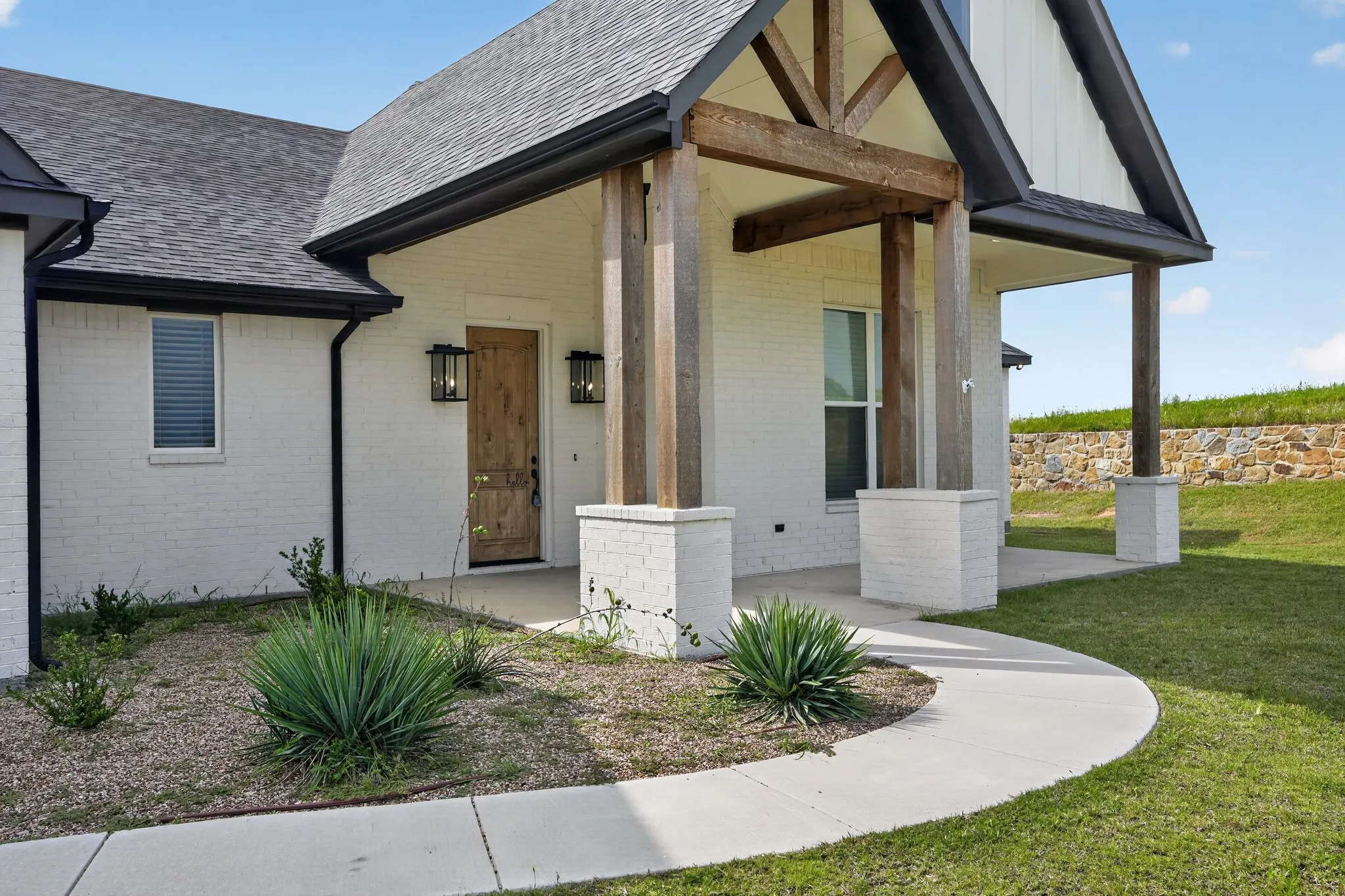 Single Family Residence For Sale in Parker County , 1040 Agnes N, Springtown, Texas 76082, 5 Bedroom, 4 Bathroom, 2 Garage spaces, 2,813 Sqft, built in 2022, mls#21314252, Real Estate Agent in Springtown, Homes For Sale in Parker county, Homes For Sale in Springtown, Realtor in Springtown Texas, Real Estate Brokerage Independent Realty Texas, Luminita Cordes Realtor