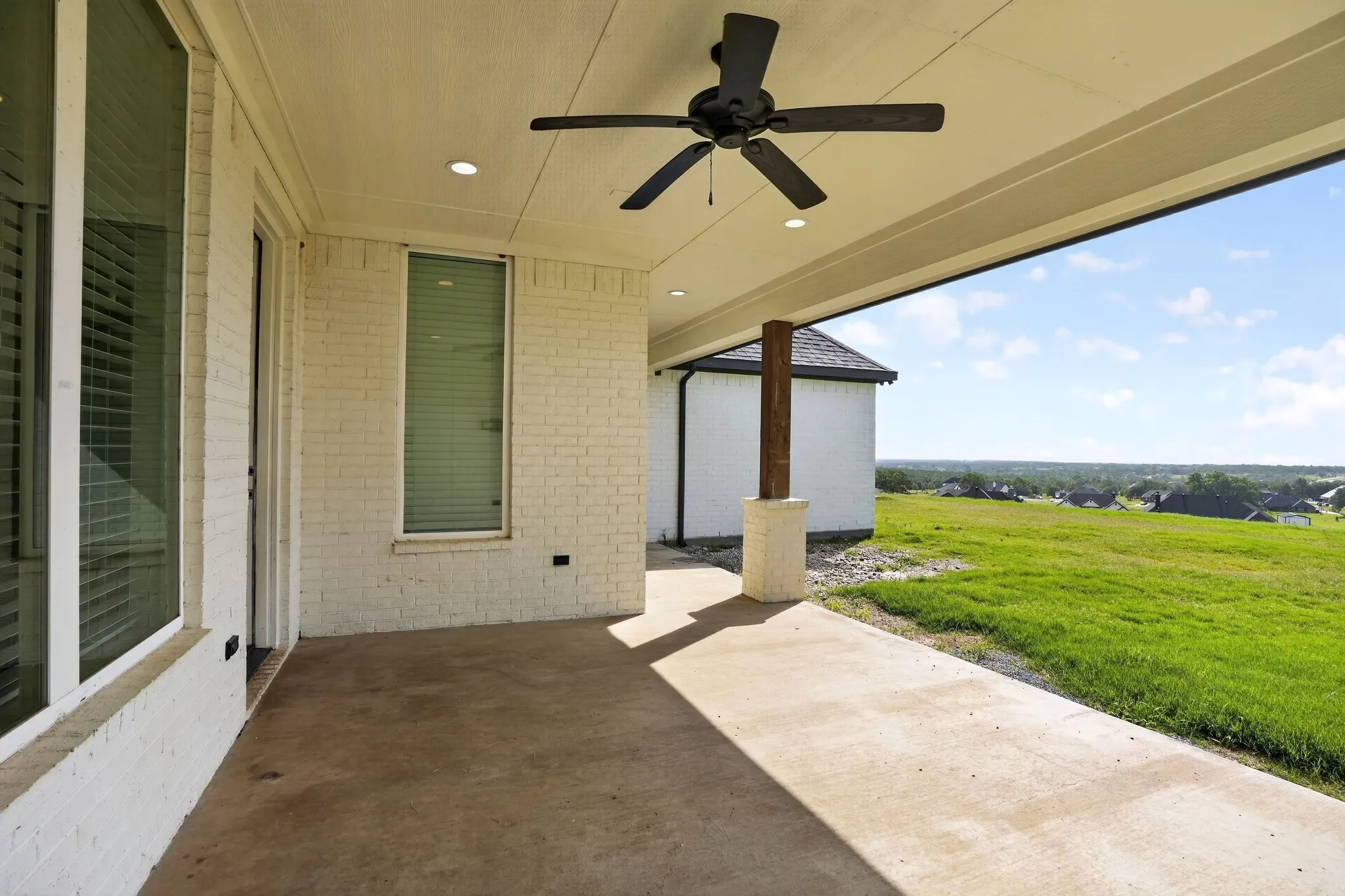 Single Family Residence For Sale in Parker County , 1040 Agnes N, Springtown, Texas 76082, 5 Bedroom, 4 Bathroom, 2 Garage spaces, 2,813 Sqft, built in 2022, mls#21314252, Real Estate Agent in Springtown, Homes For Sale in Parker county, Homes For Sale in Springtown, Realtor in Springtown Texas, Real Estate Brokerage Independent Realty Texas, Luminita Cordes Realtor
