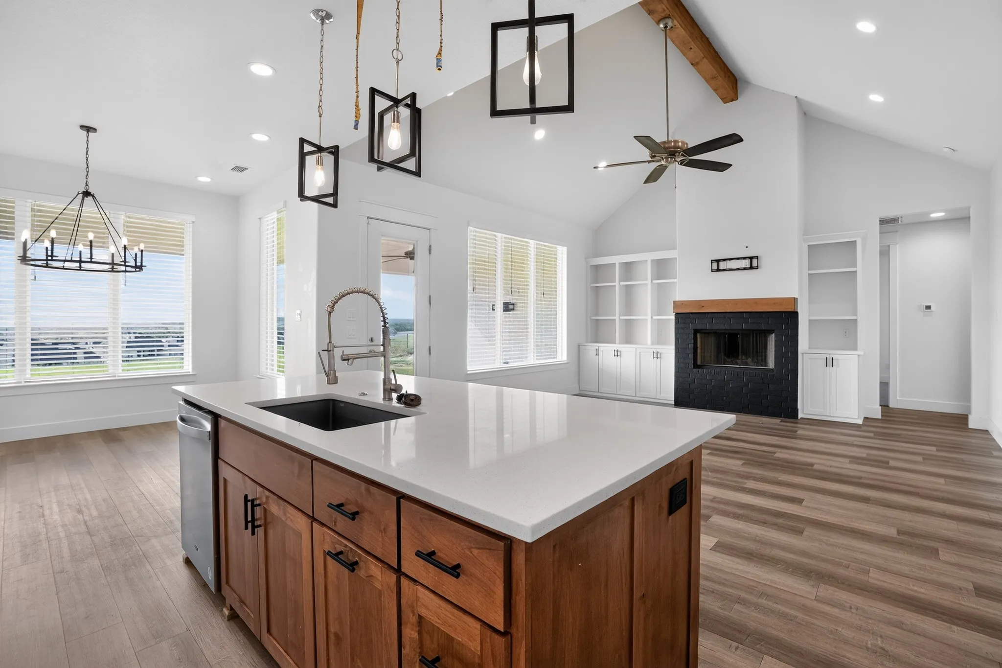 Single Family Residence For Sale in Parker County , 1040 Agnes N, Springtown, Texas 76082, 5 Bedroom, 4 Bathroom, 2 Garage spaces, 2,813 Sqft, built in 2022, mls#21314252, Real Estate Agent in Springtown, Homes For Sale in Parker county, Homes For Sale in Springtown, Realtor in Springtown Texas, Real Estate Brokerage Independent Realty Texas, Luminita Cordes Realtor