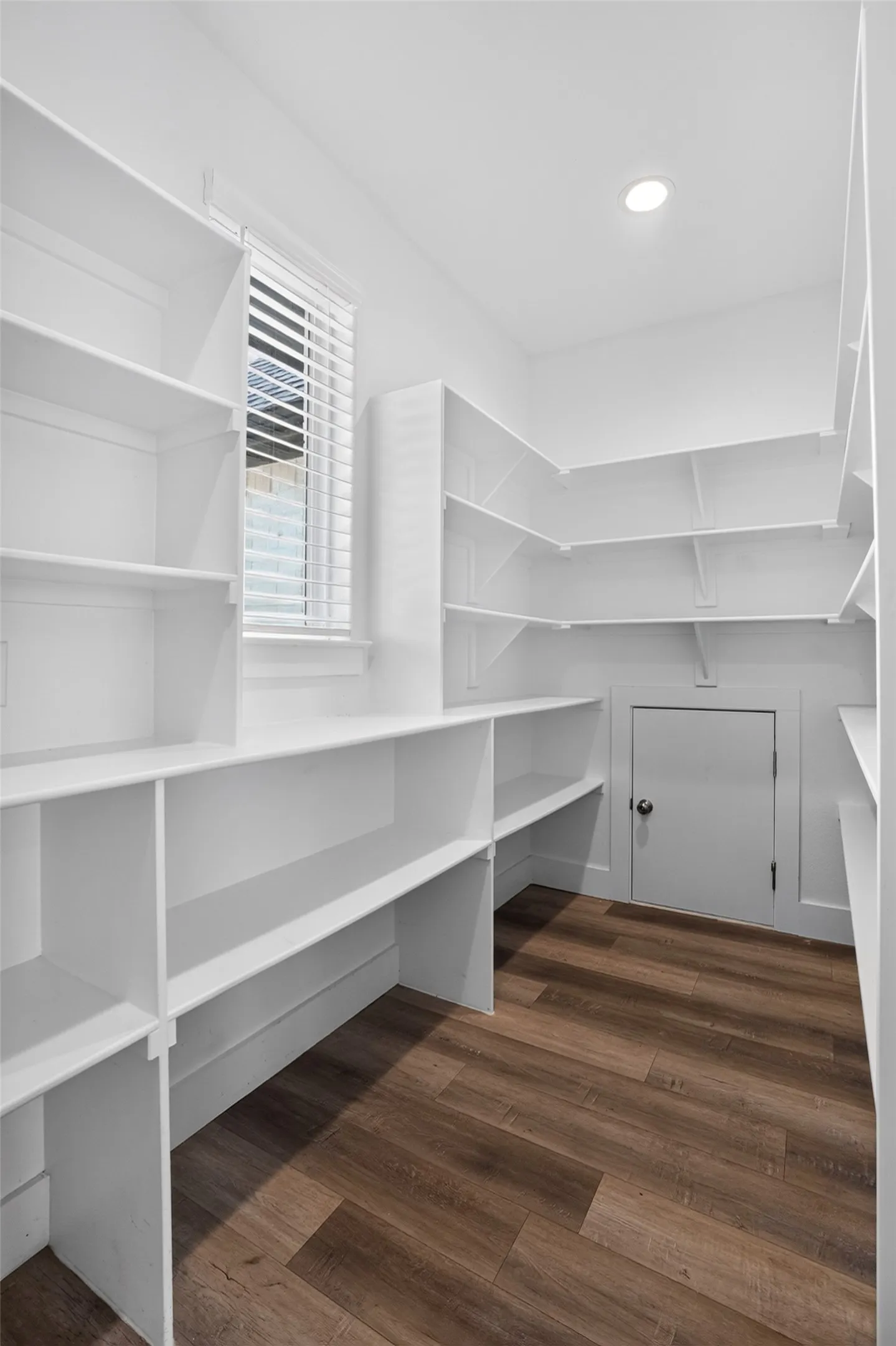 Single Family Residence For Sale in Parker County , 1040 Agnes N, Springtown, Texas 76082, 5 Bedroom, 4 Bathroom, 2 Garage spaces, 2,813 Sqft, built in 2022, mls#21314252, Real Estate Agent in Springtown, Homes For Sale in Parker county, Homes For Sale in Springtown, Realtor in Springtown Texas, Real Estate Brokerage Independent Realty Texas, Luminita Cordes Realtor
