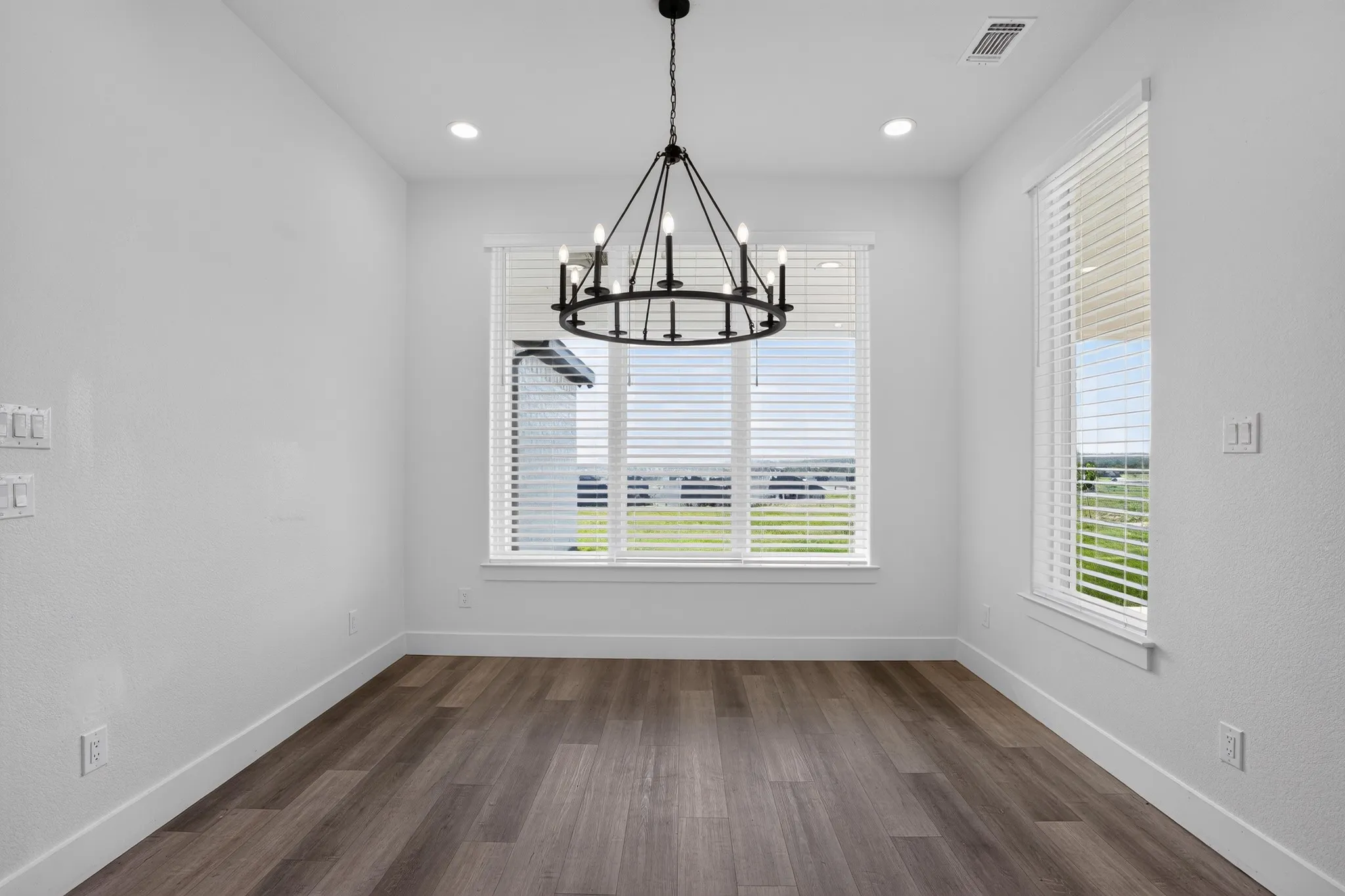 Single Family Residence For Sale in Parker County , 1040 Agnes N, Springtown, Texas 76082, 5 Bedroom, 4 Bathroom, 2 Garage spaces, 2,813 Sqft, built in 2022, mls#21314252, Real Estate Agent in Springtown, Homes For Sale in Parker county, Homes For Sale in Springtown, Realtor in Springtown Texas, Real Estate Brokerage Independent Realty Texas, Luminita Cordes Realtor