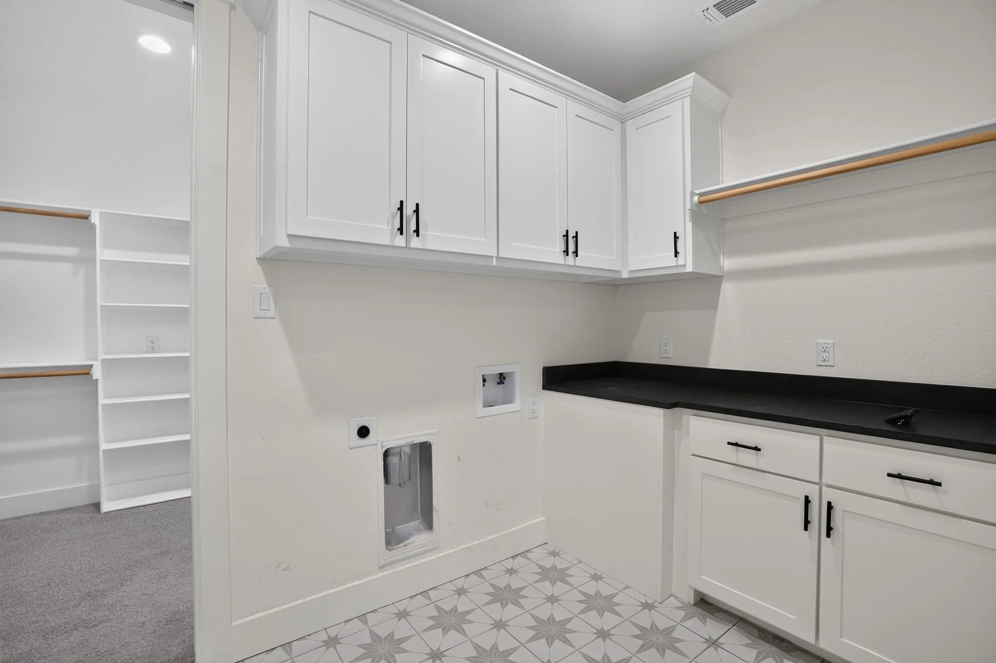 Single Family Residence For Sale in Parker County , 1040 Agnes N, Springtown, Texas 76082, 5 Bedroom, 4 Bathroom, 2 Garage spaces, 2,813 Sqft, built in 2022, mls#21314252, Real Estate Agent in Springtown, Homes For Sale in Parker county, Homes For Sale in Springtown, Realtor in Springtown Texas, Real Estate Brokerage Independent Realty Texas, Luminita Cordes Realtor