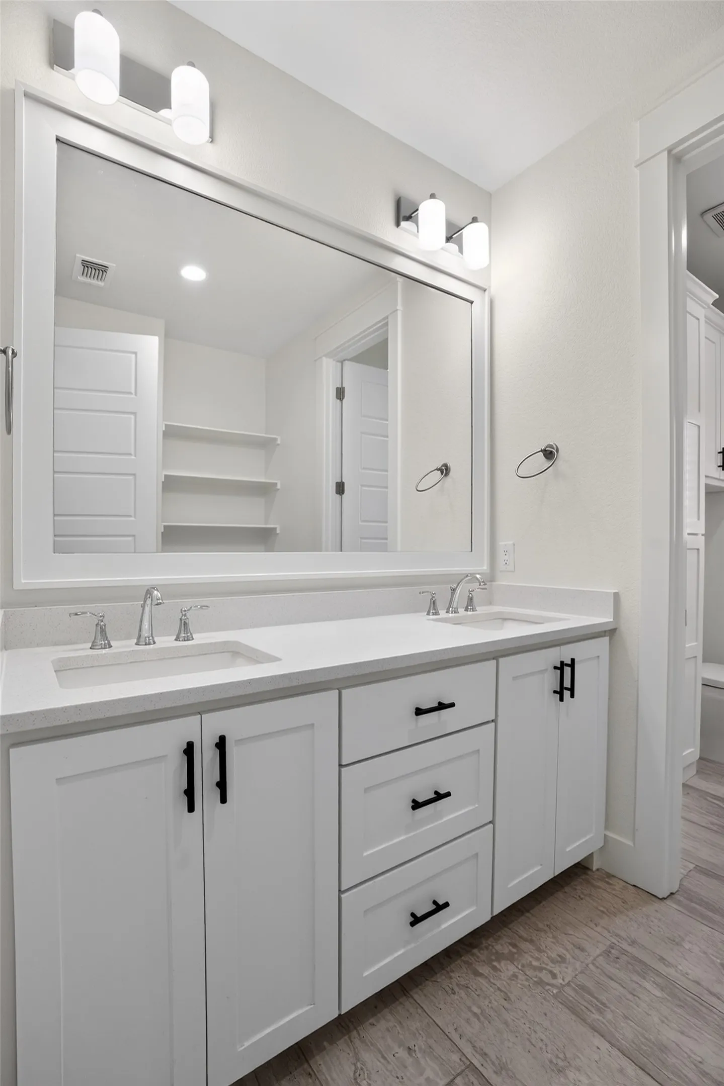 Single Family Residence For Sale in Parker County , 1040 Agnes N, Springtown, Texas 76082, 5 Bedroom, 4 Bathroom, 2 Garage spaces, 2,813 Sqft, built in 2022, mls#21314252, Real Estate Agent in Springtown, Homes For Sale in Parker county, Homes For Sale in Springtown, Realtor in Springtown Texas, Real Estate Brokerage Independent Realty Texas, Luminita Cordes Realtor