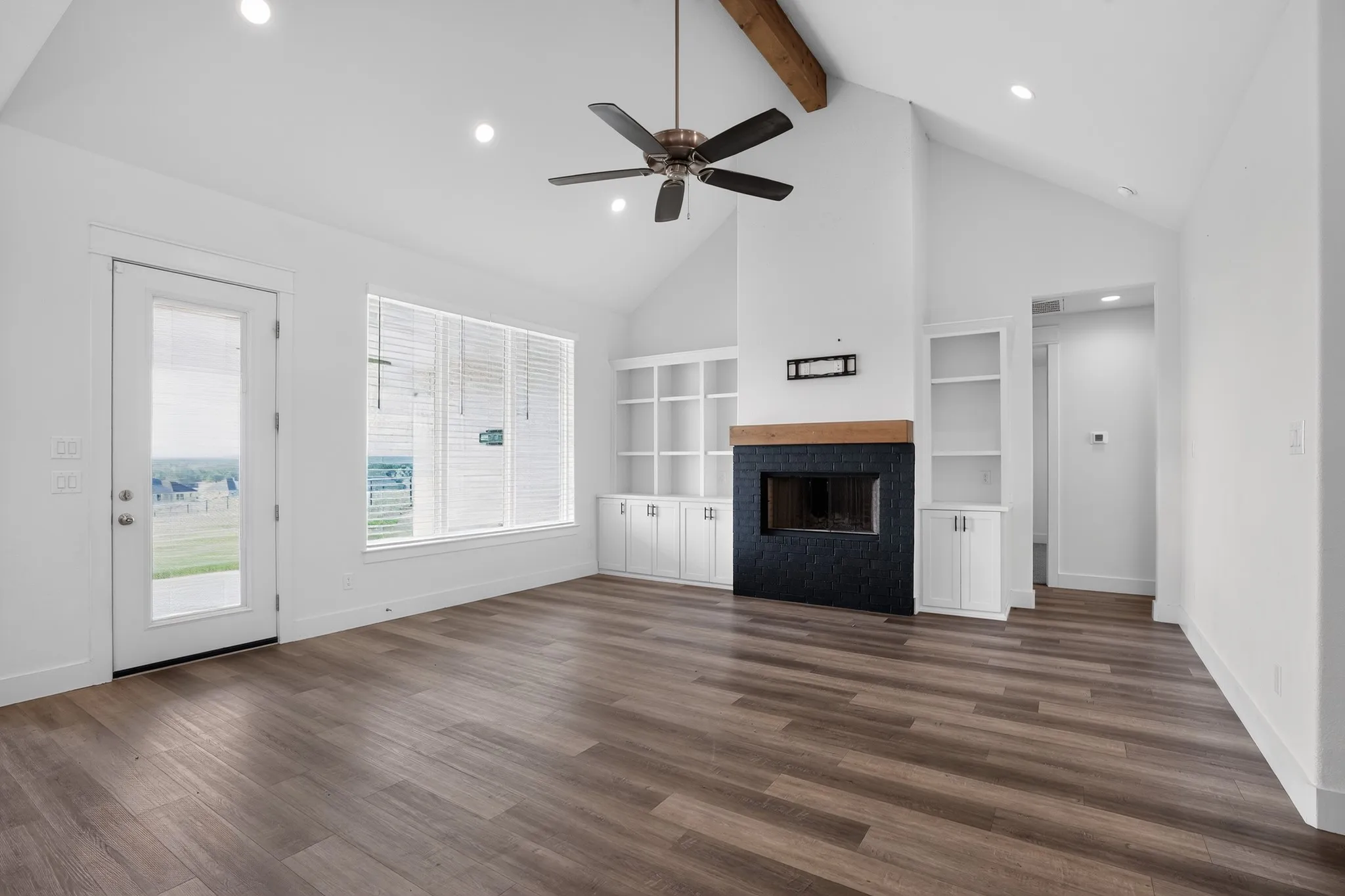 Single Family Residence For Sale in Parker County , 1040 Agnes N, Springtown, Texas 76082, 5 Bedroom, 4 Bathroom, 2 Garage spaces, 2,813 Sqft, built in 2022, mls#21314252, Real Estate Agent in Springtown, Homes For Sale in Parker county, Homes For Sale in Springtown, Realtor in Springtown Texas, Real Estate Brokerage Independent Realty Texas, Luminita Cordes Realtor