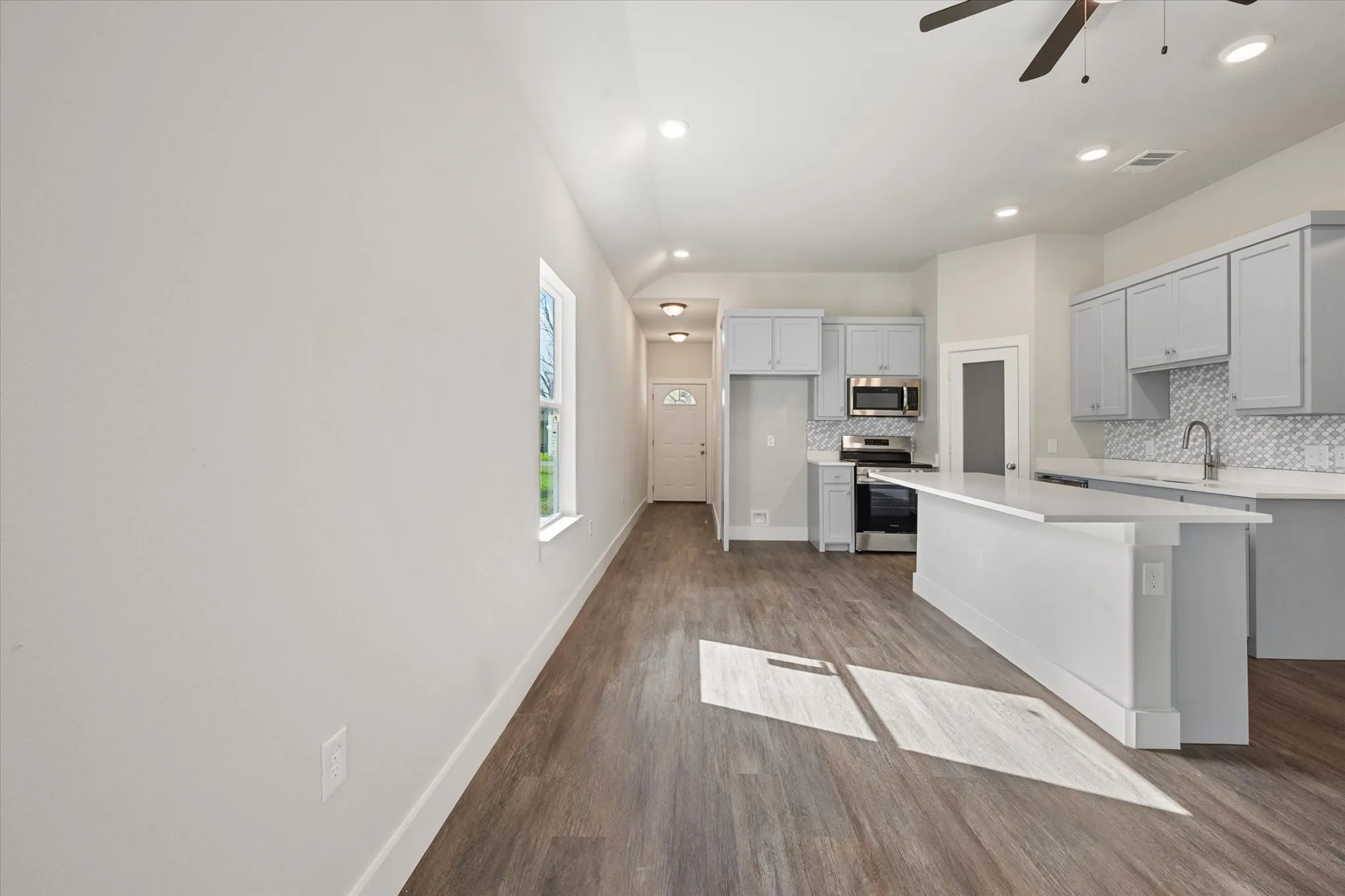 Single Family Residence For Sale in Navarro County , 1206 E 11th, Corsicana, Texas 75110, 3 Bedroom, 2 Bathroom, 2 Garage spaces, 1,390 Sqft, built in 2026, mls#21312836, Real Estate Agent in Corsicana, Homes For Sale in Navarro county, Homes For Sale in Corsicana, Realtor in Corsicana Texas, Real Estate Brokerage Independent Realty Texas, Luminita Cordes Realtor