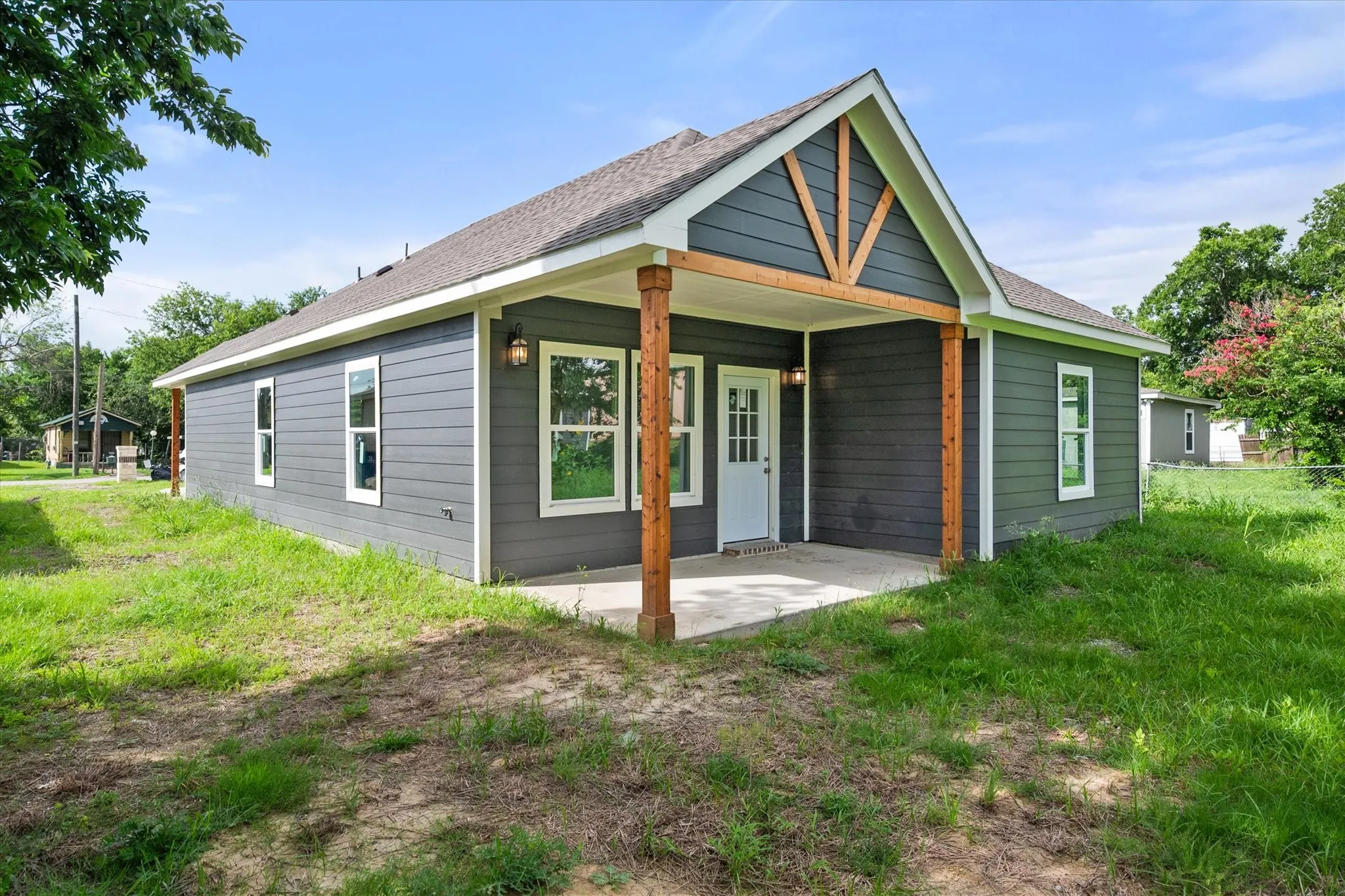 Single Family Residence For Sale in Navarro County , 1206 E 11th, Corsicana, Texas 75110, 3 Bedroom, 2 Bathroom, 2 Garage spaces, 1,390 Sqft, built in 2026, mls#21312836, Real Estate Agent in Corsicana, Homes For Sale in Navarro county, Homes For Sale in Corsicana, Realtor in Corsicana Texas, Real Estate Brokerage Independent Realty Texas, Luminita Cordes Realtor