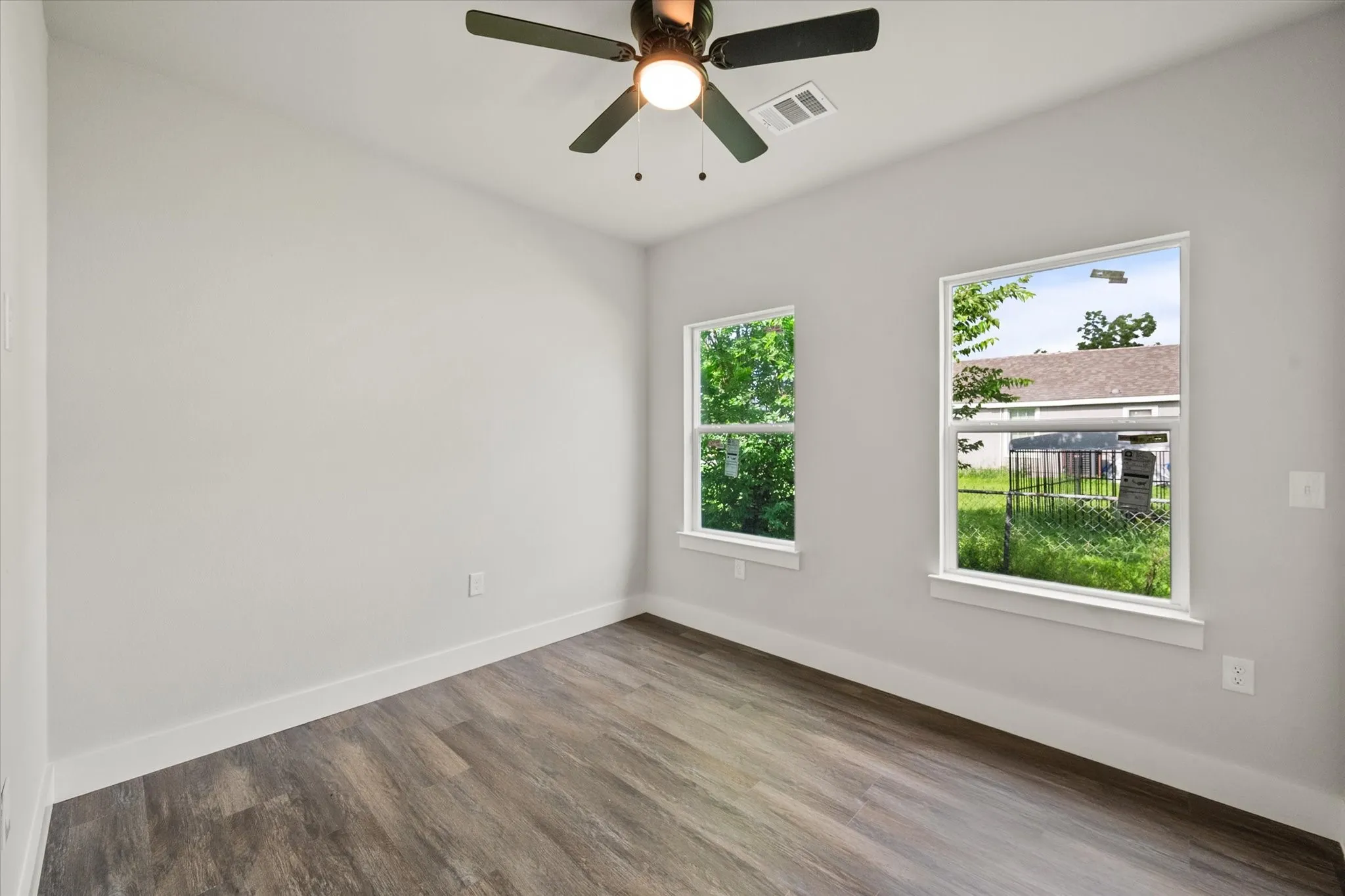 Single Family Residence For Sale in Navarro County , 1206 E 11th, Corsicana, Texas 75110, 3 Bedroom, 2 Bathroom, 2 Garage spaces, 1,390 Sqft, built in 2026, mls#21312836, Real Estate Agent in Corsicana, Homes For Sale in Navarro county, Homes For Sale in Corsicana, Realtor in Corsicana Texas, Real Estate Brokerage Independent Realty Texas, Luminita Cordes Realtor