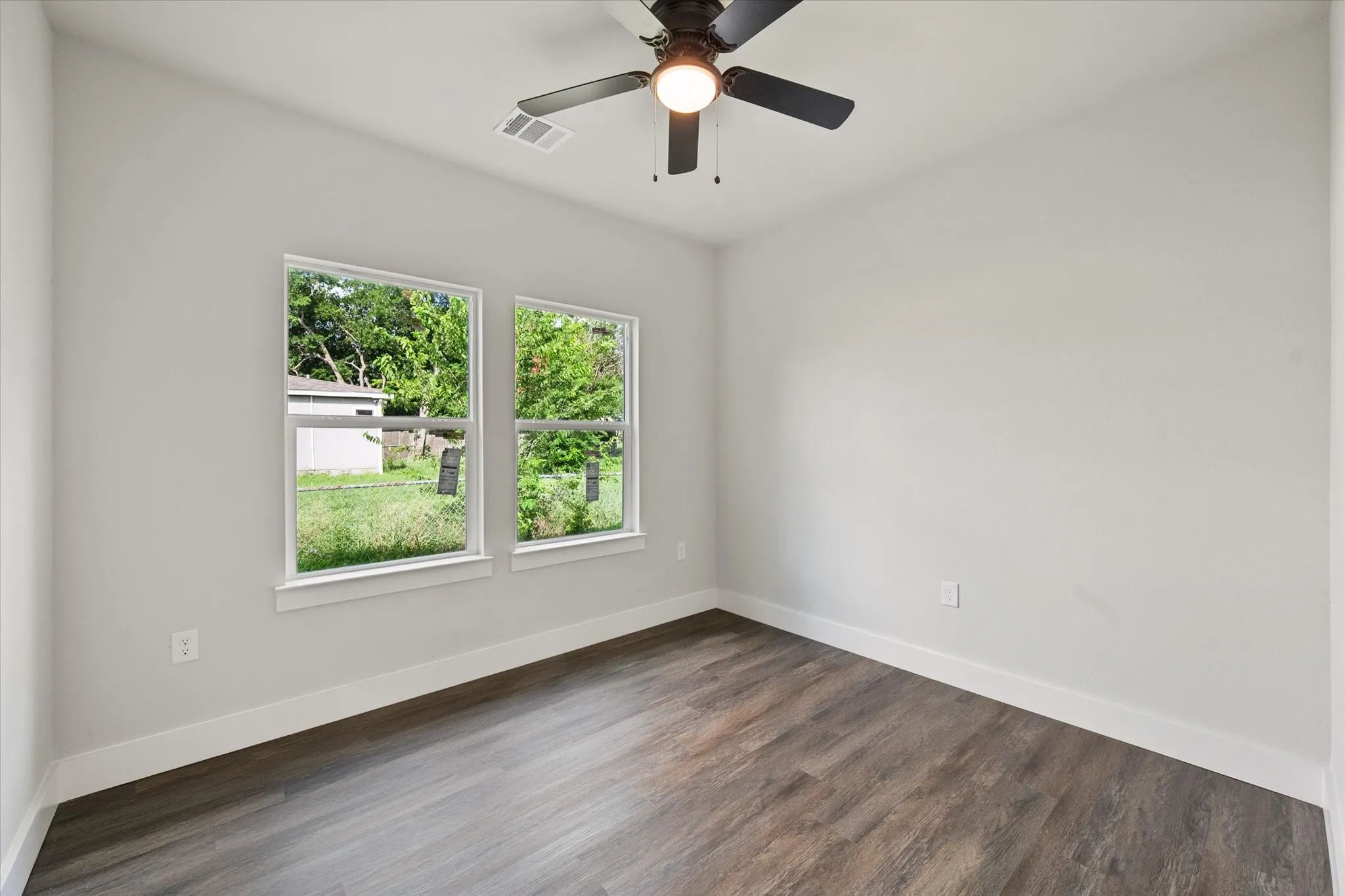 Single Family Residence For Sale in Navarro County , 1206 E 11th, Corsicana, Texas 75110, 3 Bedroom, 2 Bathroom, 2 Garage spaces, 1,390 Sqft, built in 2026, mls#21312836, Real Estate Agent in Corsicana, Homes For Sale in Navarro county, Homes For Sale in Corsicana, Realtor in Corsicana Texas, Real Estate Brokerage Independent Realty Texas, Luminita Cordes Realtor