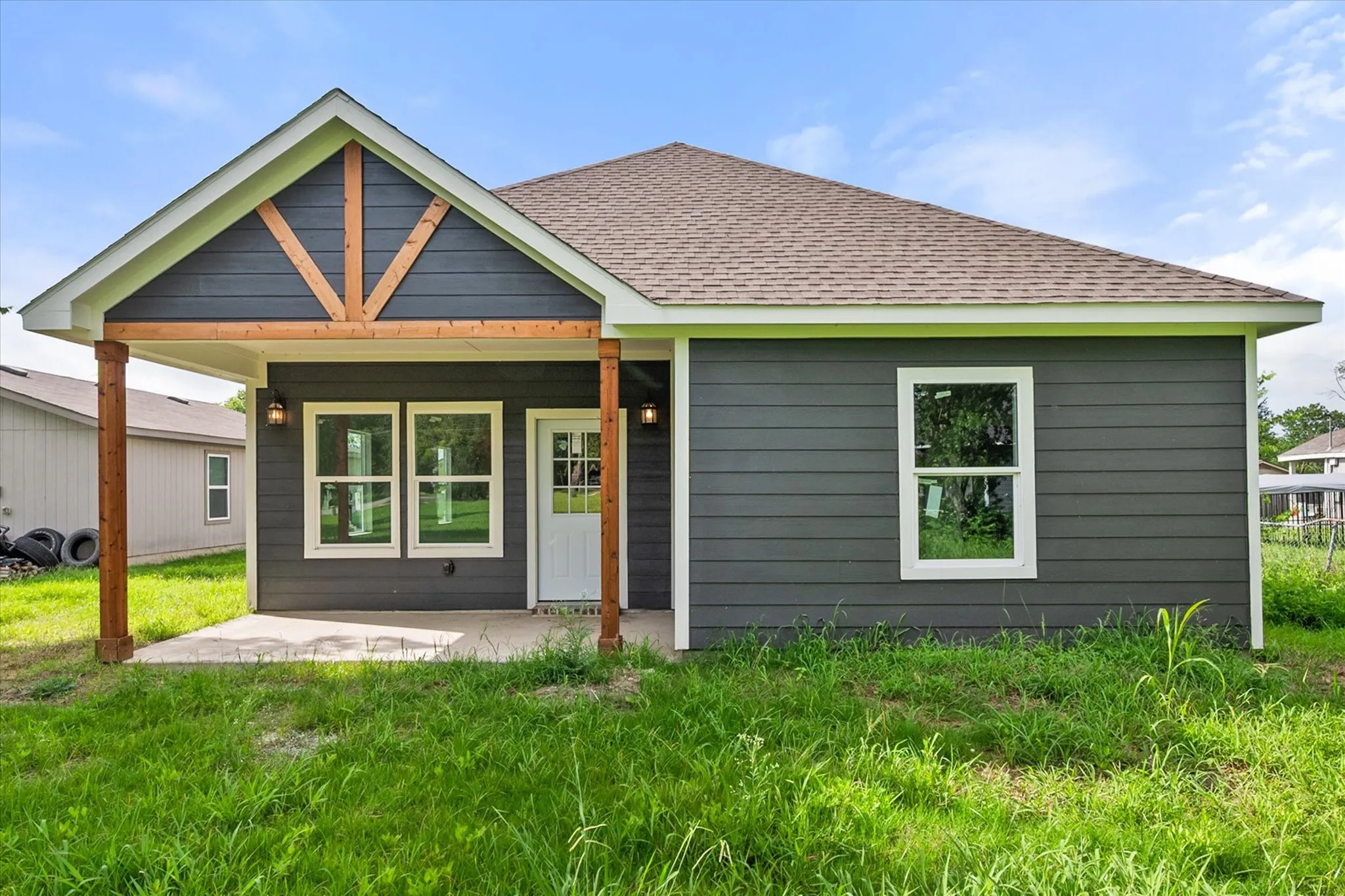 Single Family Residence For Sale in Navarro County , 1206 E 11th, Corsicana, Texas 75110, 3 Bedroom, 2 Bathroom, 2 Garage spaces, 1,390 Sqft, built in 2026, mls#21312836, Real Estate Agent in Corsicana, Homes For Sale in Navarro county, Homes For Sale in Corsicana, Realtor in Corsicana Texas, Real Estate Brokerage Independent Realty Texas, Luminita Cordes Realtor