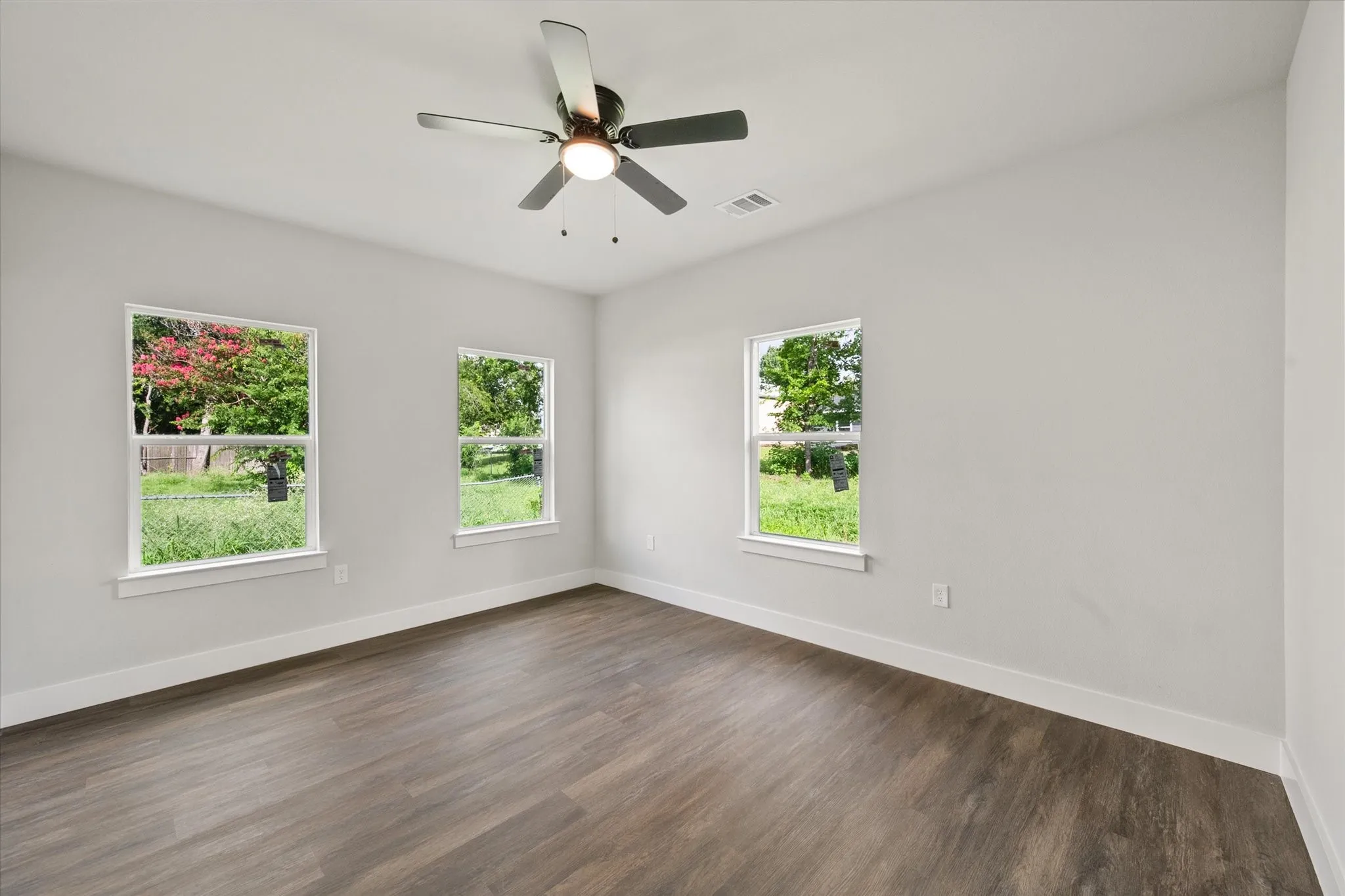 Single Family Residence For Sale in Navarro County , 1206 E 11th, Corsicana, Texas 75110, 3 Bedroom, 2 Bathroom, 2 Garage spaces, 1,390 Sqft, built in 2026, mls#21312836, Real Estate Agent in Corsicana, Homes For Sale in Navarro county, Homes For Sale in Corsicana, Realtor in Corsicana Texas, Real Estate Brokerage Independent Realty Texas, Luminita Cordes Realtor