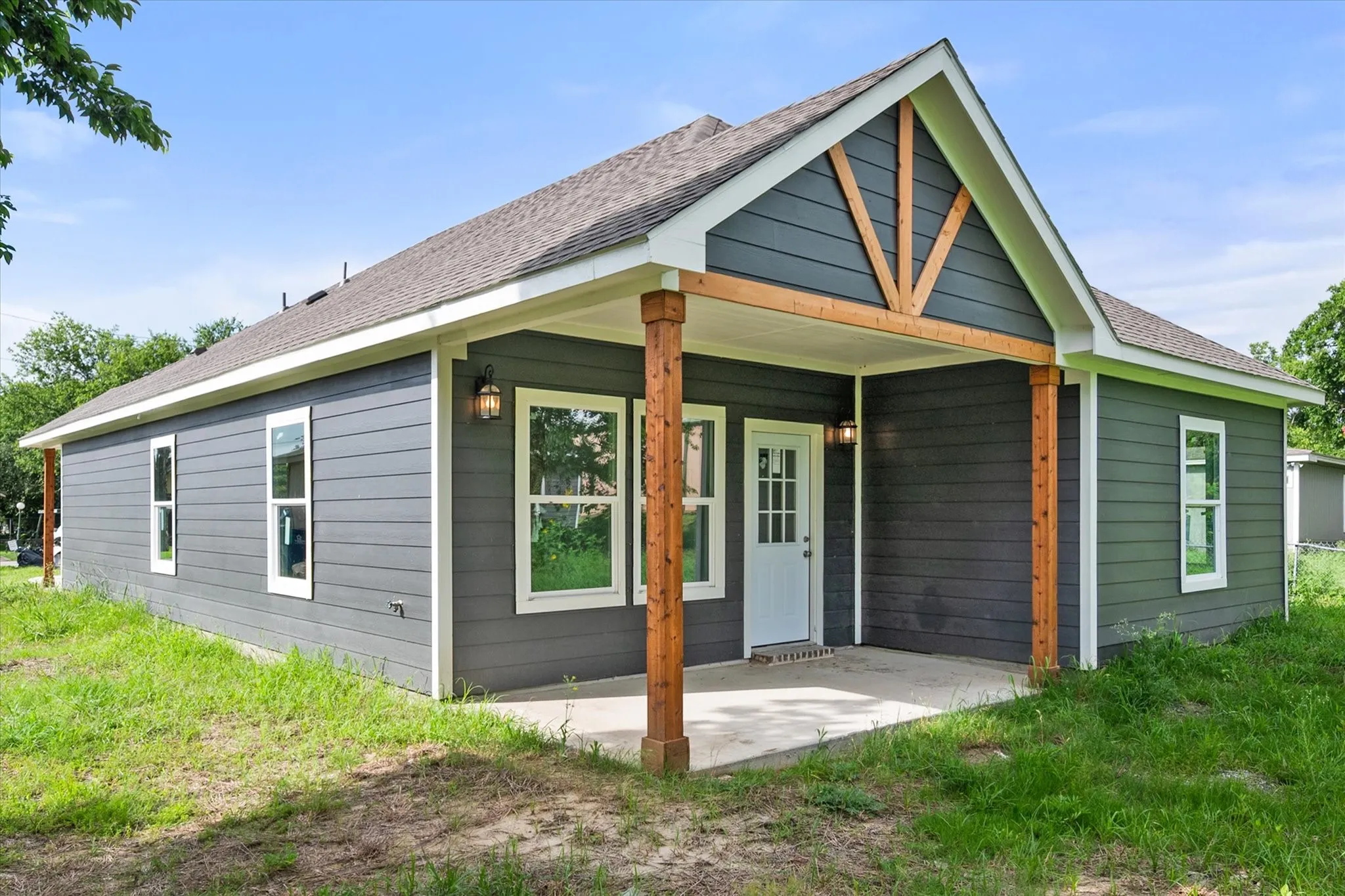 Single Family Residence For Sale in Navarro County , 1206 E 11th, Corsicana, Texas 75110, 3 Bedroom, 2 Bathroom, 2 Garage spaces, 1,390 Sqft, built in 2026, mls#21312836, Real Estate Agent in Corsicana, Homes For Sale in Navarro county, Homes For Sale in Corsicana, Realtor in Corsicana Texas, Real Estate Brokerage Independent Realty Texas, Luminita Cordes Realtor