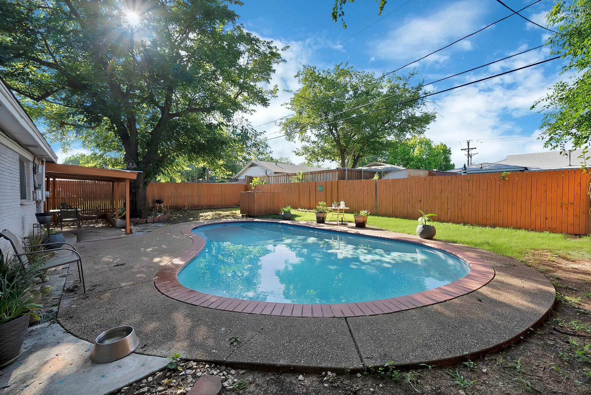 Single Family Residence For Sale in Tarrant County , 7824 Whitney Drive, White Settlement, Texas 76108, 3 Bedroom, 2 Bathroom, 1 Garage spaces, 1,718 Sqft, built in 1960, mls#21313733, Real Estate Agent in White Settlement, Homes For Sale in Tarrant county, Homes For Sale in White Settlement, Realtor in White Settlement Texas, Real Estate Brokerage Independent Realty Texas, Luminita Cordes Realtor