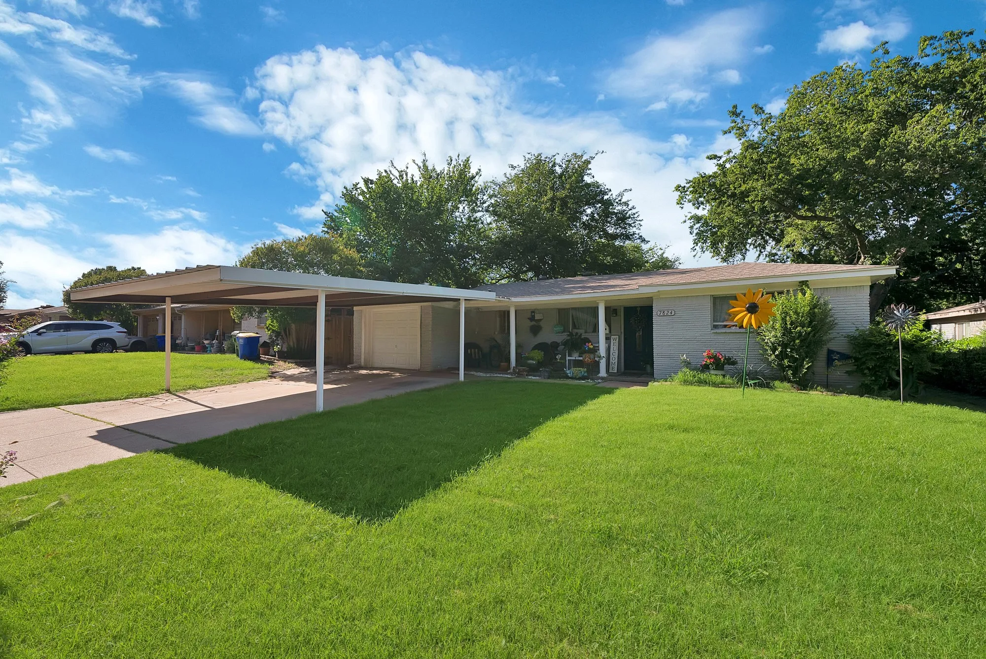 Single Family Residence For Sale in Tarrant County , 7824 Whitney Drive, White Settlement, Texas 76108, 3 Bedroom, 2 Bathroom, 1 Garage spaces, 1,718 Sqft, built in 1960, mls#21313733, Real Estate Agent in White Settlement, Homes For Sale in Tarrant county, Homes For Sale in White Settlement, Realtor in White Settlement Texas, Real Estate Brokerage Independent Realty Texas, Luminita Cordes Realtor