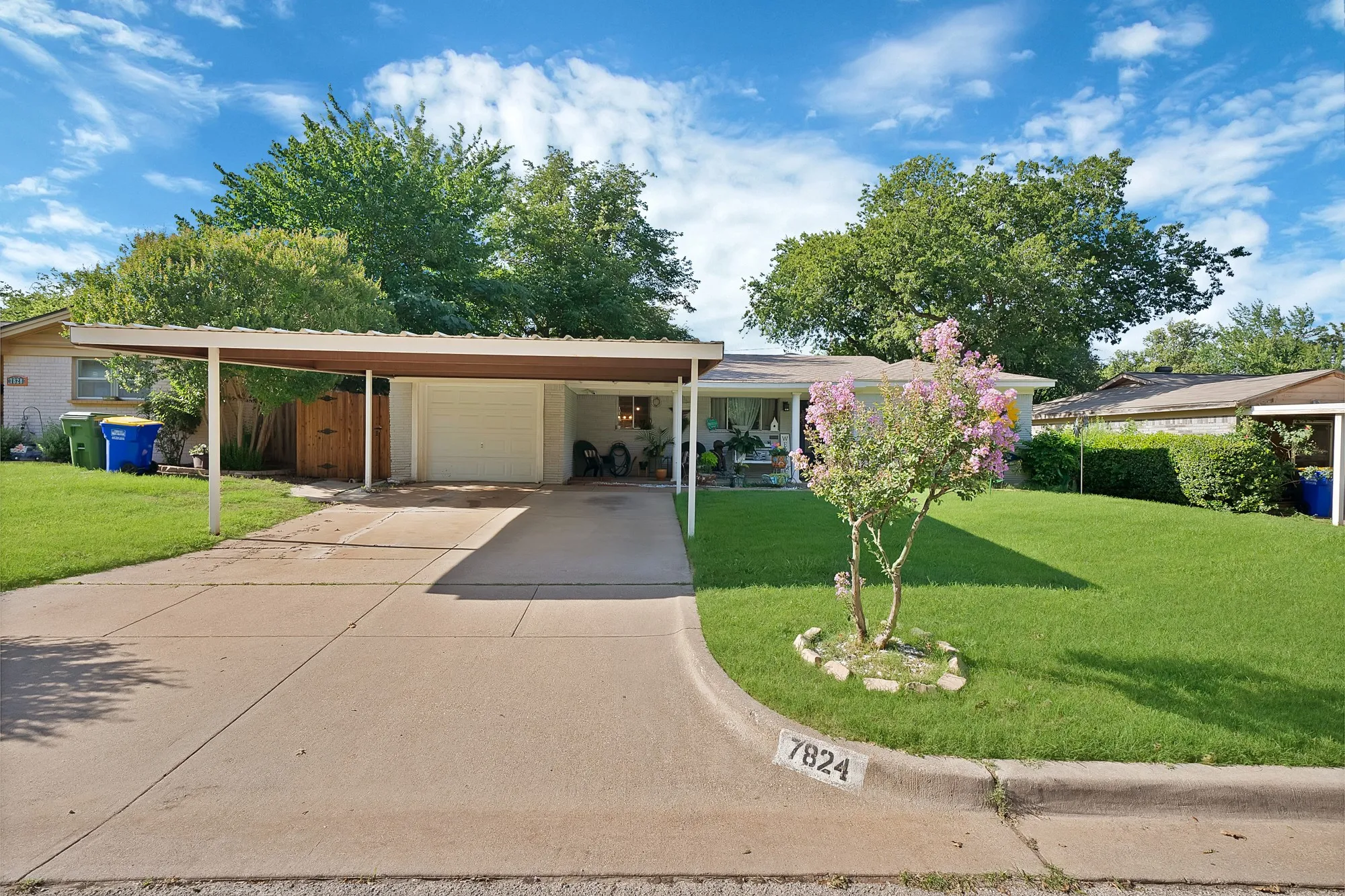 Single Family Residence For Sale in Tarrant County , 7824 Whitney Drive, White Settlement, Texas 76108, 3 Bedroom, 2 Bathroom, 1 Garage spaces, 1,718 Sqft, built in 1960, mls#21313733, Real Estate Agent in White Settlement, Homes For Sale in Tarrant county, Homes For Sale in White Settlement, Realtor in White Settlement Texas, Real Estate Brokerage Independent Realty Texas, Luminita Cordes Realtor