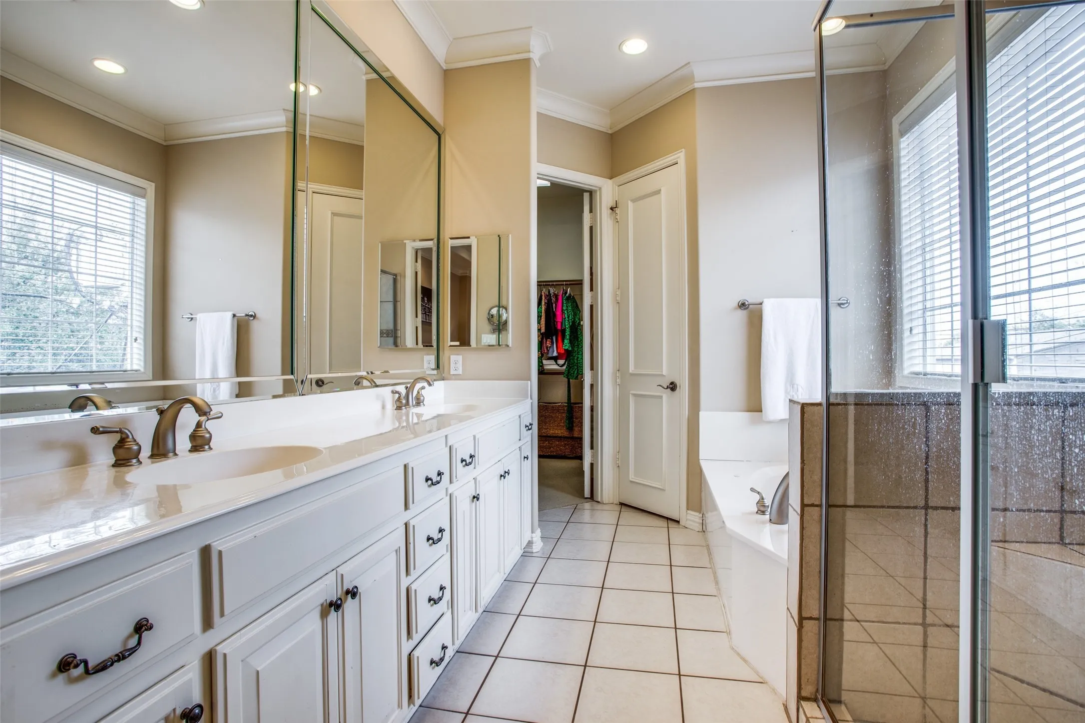 Condominium For Rent in Dallas County , 4518 Holland Avenue A, Dallas, Texas 75219, 2 Bedroom, 3 Bathroom, 2 Garage spaces, 1,868 Sqft, built in 2000, mls#21314366, Real Estate Agent in Dallas, Homes For Rent in Dallas county, Homes For Rent in Dallas, Realtor in Dallas Texas, Real Estate Brokerage Independent Realty Texas, Luminita Cordes Realtor