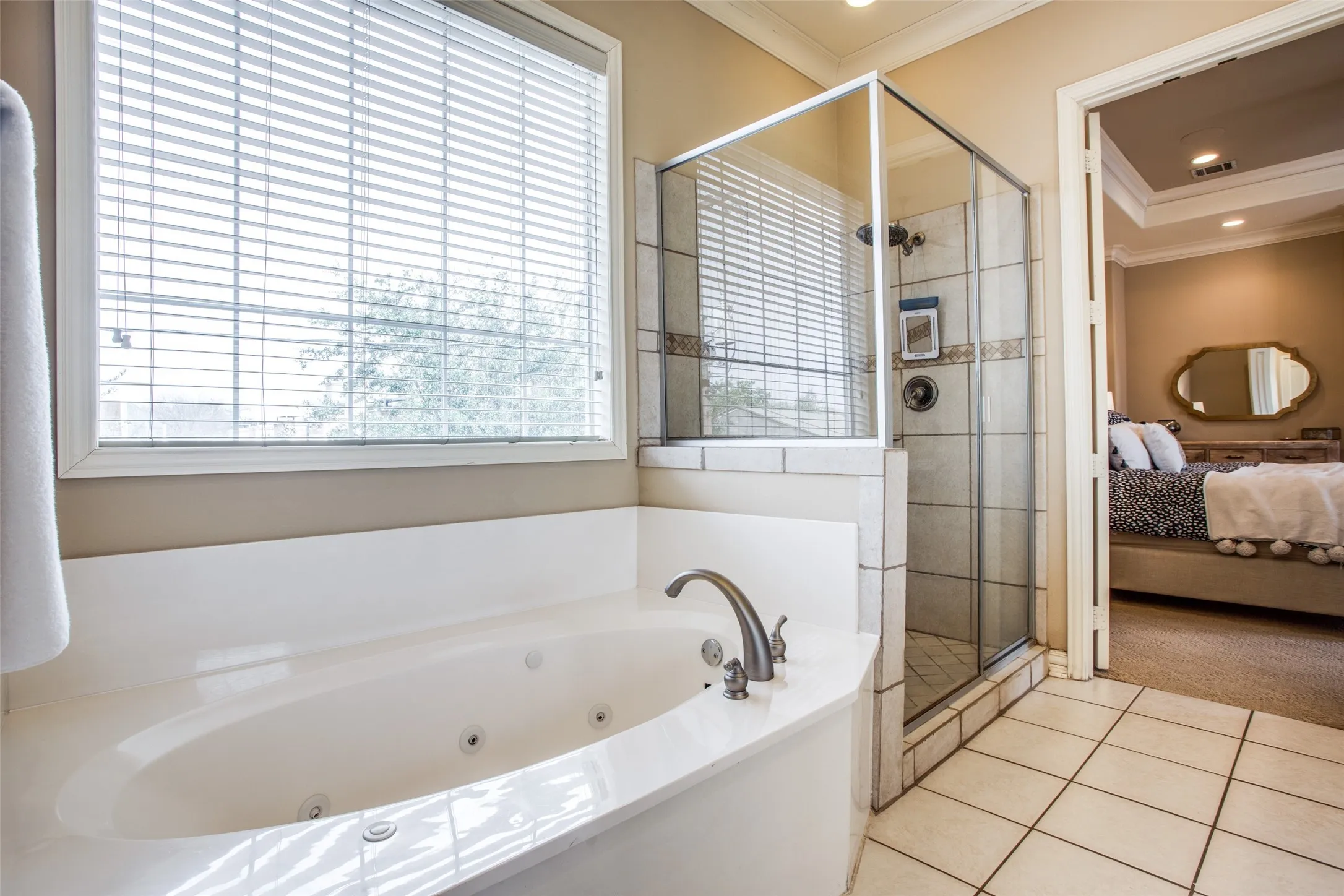 Condominium For Rent in Dallas County , 4518 Holland Avenue A, Dallas, Texas 75219, 2 Bedroom, 3 Bathroom, 2 Garage spaces, 1,868 Sqft, built in 2000, mls#21314366, Real Estate Agent in Dallas, Homes For Rent in Dallas county, Homes For Rent in Dallas, Realtor in Dallas Texas, Real Estate Brokerage Independent Realty Texas, Luminita Cordes Realtor