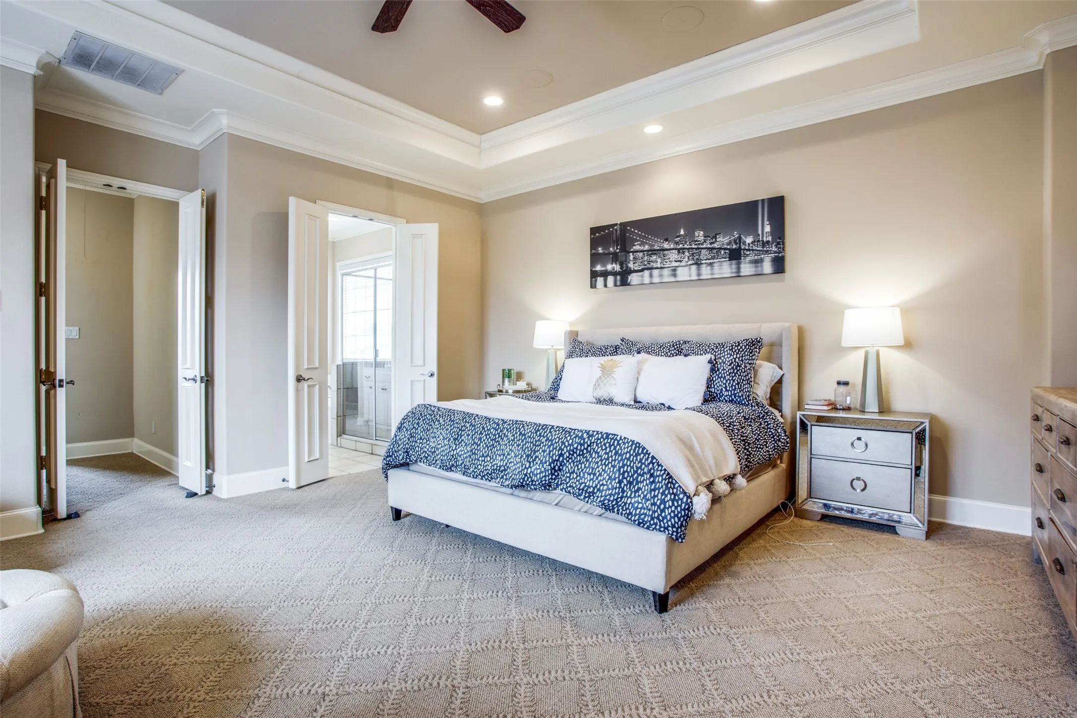 Condominium For Rent in Dallas County , 4518 Holland Avenue A, Dallas, Texas 75219, 2 Bedroom, 3 Bathroom, 2 Garage spaces, 1,868 Sqft, built in 2000, mls#21314366, Real Estate Agent in Dallas, Homes For Rent in Dallas county, Homes For Rent in Dallas, Realtor in Dallas Texas, Real Estate Brokerage Independent Realty Texas, Luminita Cordes Realtor