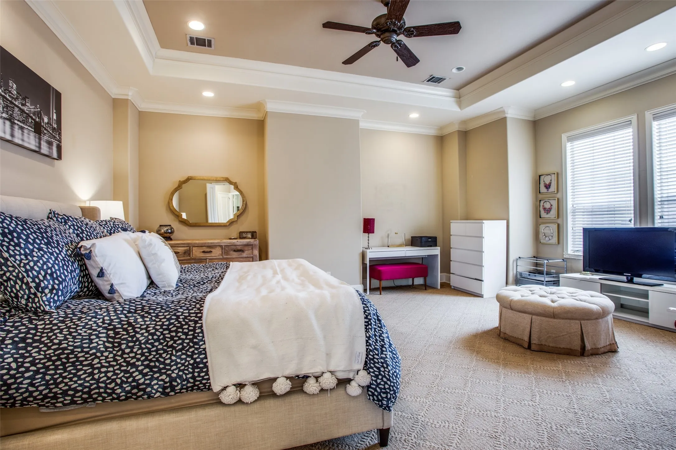 Condominium For Rent in Dallas County , 4518 Holland Avenue A, Dallas, Texas 75219, 2 Bedroom, 3 Bathroom, 2 Garage spaces, 1,868 Sqft, built in 2000, mls#21314366, Real Estate Agent in Dallas, Homes For Rent in Dallas county, Homes For Rent in Dallas, Realtor in Dallas Texas, Real Estate Brokerage Independent Realty Texas, Luminita Cordes Realtor
