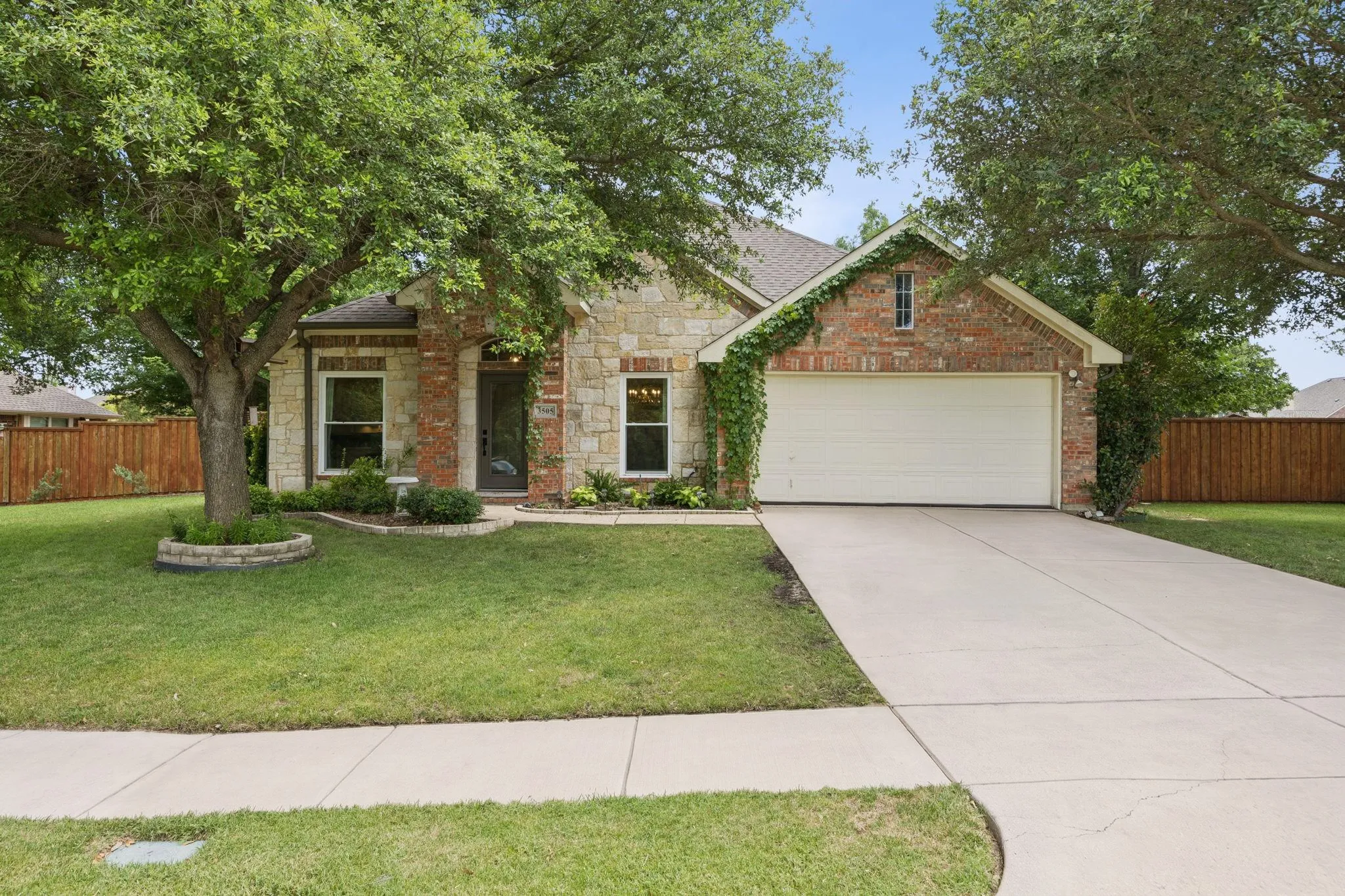 Single Family Residence For Sale in Collin County , 3505 Summer Drive, Wylie, Texas 75098, 3 Bedroom, 2 Bathroom, 2 Garage spaces, 2,031 Sqft, built in 2003, mls#21310563, Real Estate Agent in Wylie, Homes For Sale in Collin county, Homes For Sale in Wylie, Realtor in Wylie Texas, Real Estate Brokerage Independent Realty Texas, Luminita Cordes Realtor