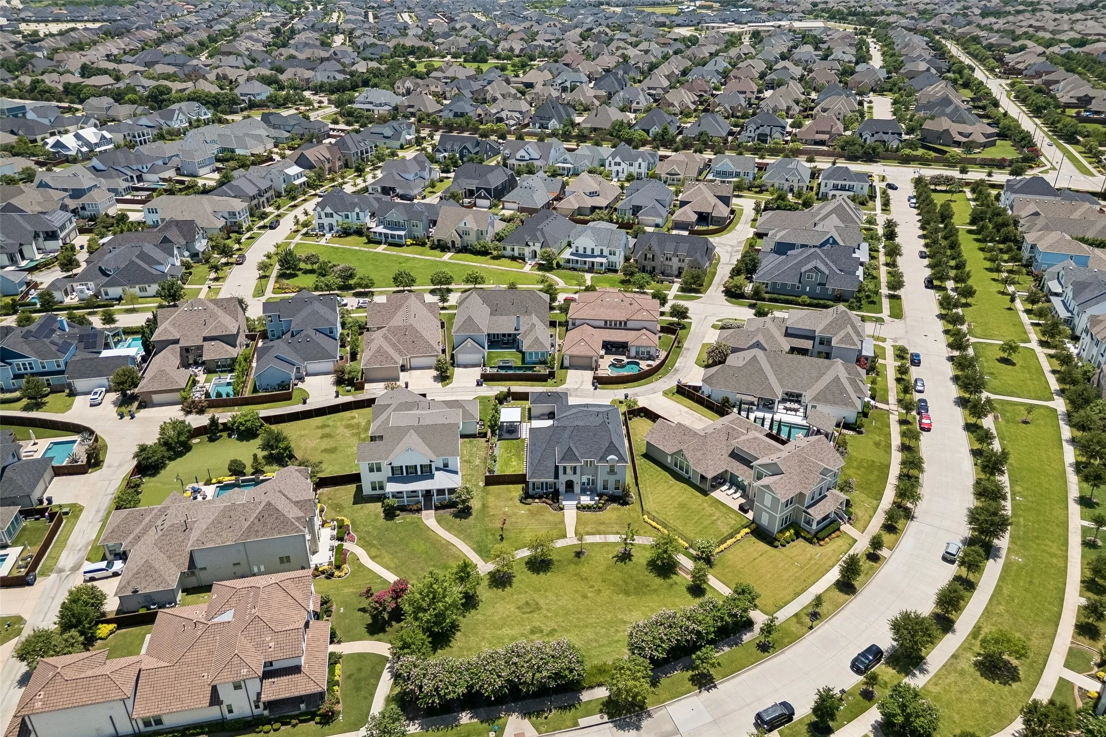 Single Family Residence For Sale in Denton County , 3892 Rittenhouse Street, Frisco, Texas 75034, 4 Bedroom, 5 Bathroom, 3 Garage spaces, 4,111 Sqft, built in 2016, mls#21314370, Real Estate Agent in Frisco, Homes For Sale in Denton county, Homes For Sale in Frisco, Realtor in Frisco Texas, Real Estate Brokerage Independent Realty Texas, Luminita Cordes Realtor