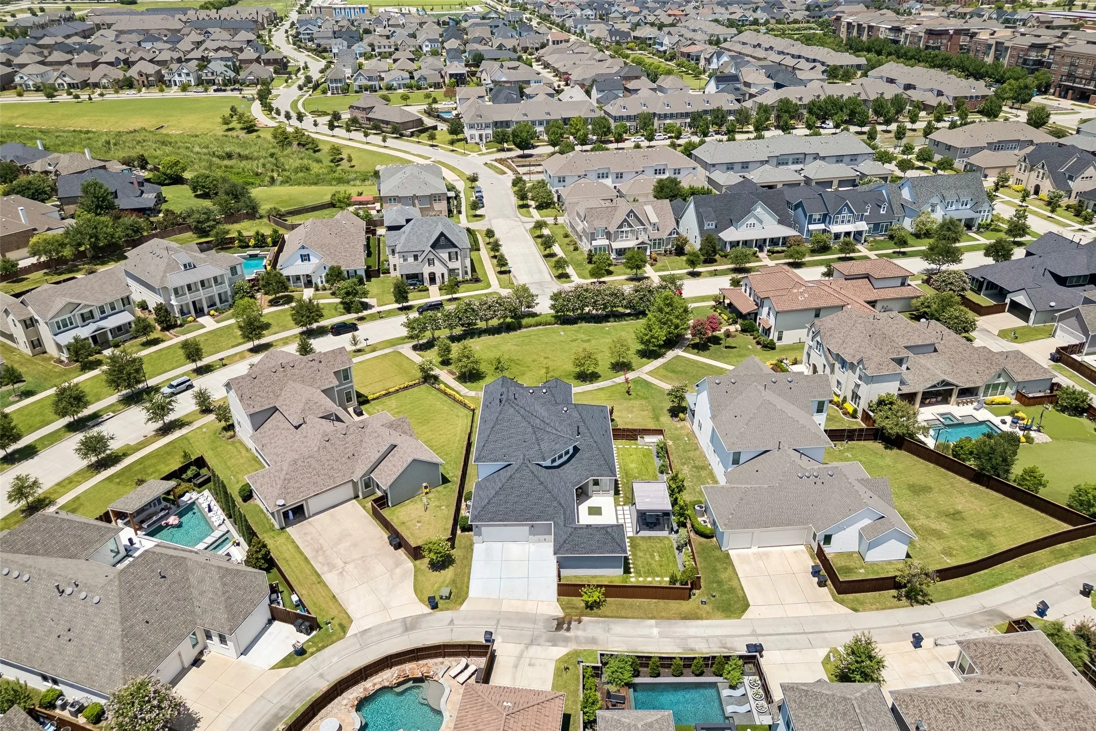 Single Family Residence For Sale in Denton County , 3892 Rittenhouse Street, Frisco, Texas 75034, 4 Bedroom, 5 Bathroom, 3 Garage spaces, 4,111 Sqft, built in 2016, mls#21314370, Real Estate Agent in Frisco, Homes For Sale in Denton county, Homes For Sale in Frisco, Realtor in Frisco Texas, Real Estate Brokerage Independent Realty Texas, Luminita Cordes Realtor