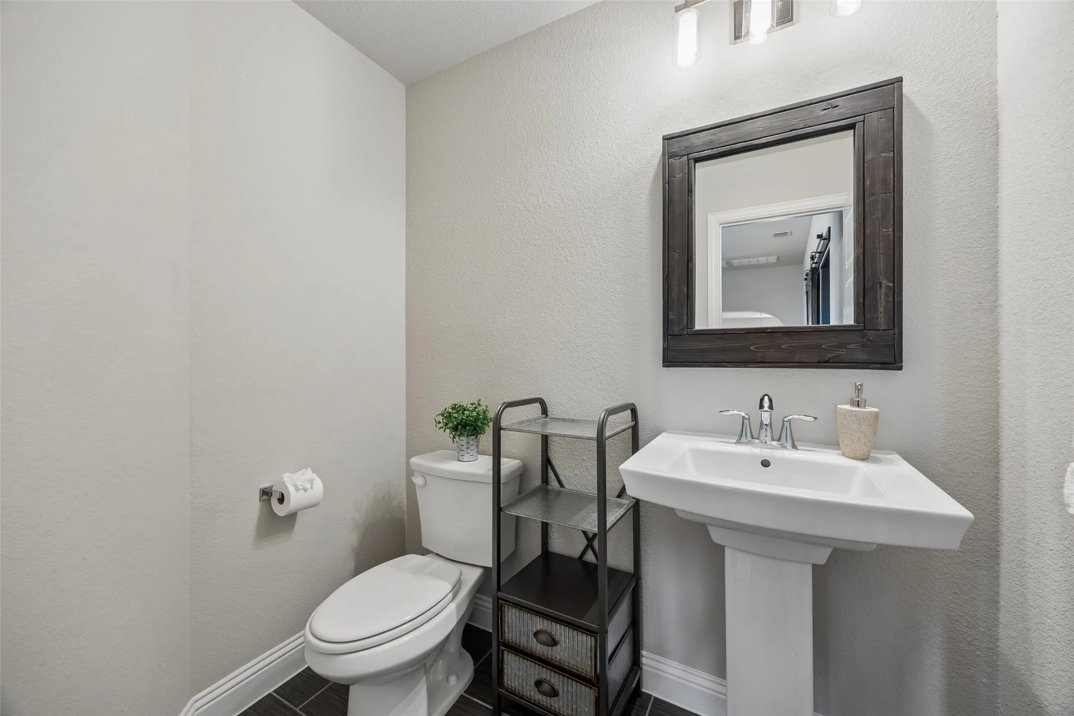 Single Family Residence For Sale in Denton County , 3892 Rittenhouse Street, Frisco, Texas 75034, 4 Bedroom, 5 Bathroom, 3 Garage spaces, 4,111 Sqft, built in 2016, mls#21314370, Real Estate Agent in Frisco, Homes For Sale in Denton county, Homes For Sale in Frisco, Realtor in Frisco Texas, Real Estate Brokerage Independent Realty Texas, Luminita Cordes Realtor