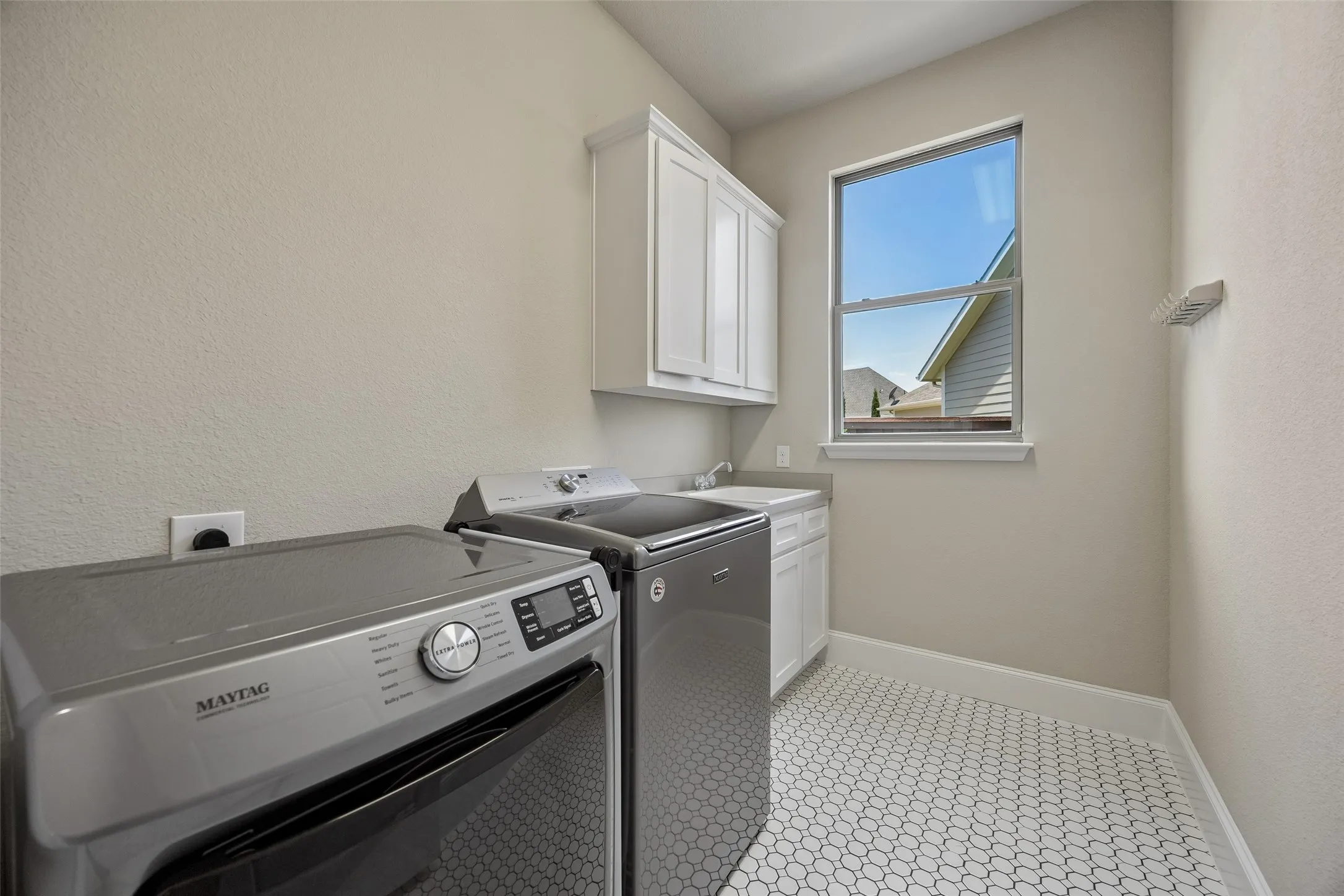Single Family Residence For Sale in Denton County , 3892 Rittenhouse Street, Frisco, Texas 75034, 4 Bedroom, 5 Bathroom, 3 Garage spaces, 4,111 Sqft, built in 2016, mls#21314370, Real Estate Agent in Frisco, Homes For Sale in Denton county, Homes For Sale in Frisco, Realtor in Frisco Texas, Real Estate Brokerage Independent Realty Texas, Luminita Cordes Realtor