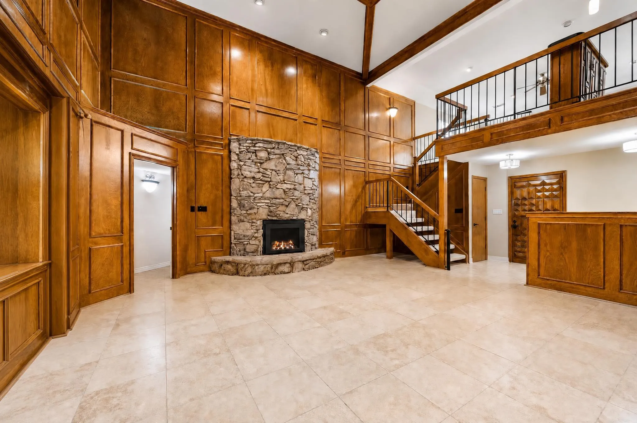 Single Family Residence For Sale in Rockwall County , 1501 S Lakeshore Drive, Rockwall, Texas 75087, 4 Bedroom, 3 Bathroom, 3 Garage spaces, 3,263 Sqft, built in 1981, mls#21314384, Real Estate Agent in Rockwall, Homes For Sale in Rockwall county, Homes For Sale in Rockwall, Realtor in Rockwall Texas, Real Estate Brokerage Independent Realty Texas, Luminita Cordes Realtor