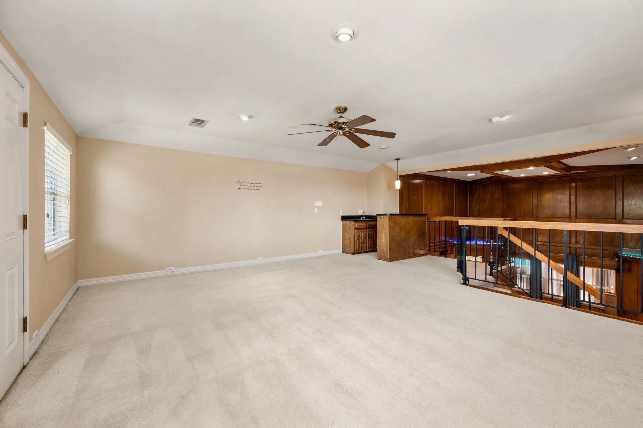 Single Family Residence For Sale in Rockwall County , 1501 S Lakeshore Drive, Rockwall, Texas 75087, 4 Bedroom, 3 Bathroom, 3 Garage spaces, 3,263 Sqft, built in 1981, mls#21314384, Real Estate Agent in Rockwall, Homes For Sale in Rockwall county, Homes For Sale in Rockwall, Realtor in Rockwall Texas, Real Estate Brokerage Independent Realty Texas, Luminita Cordes Realtor