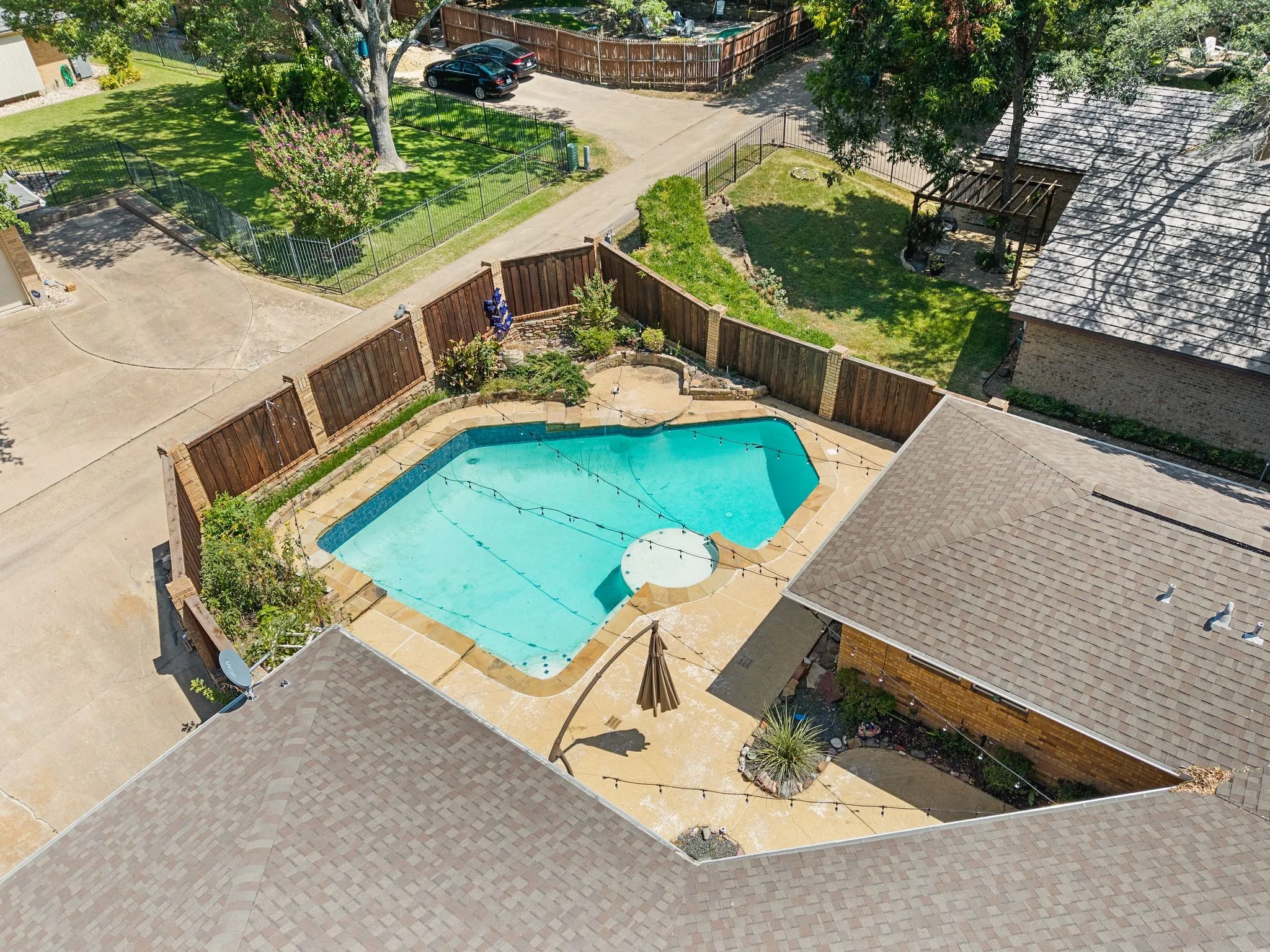 Single Family Residence For Sale in Rockwall County , 1501 S Lakeshore Drive, Rockwall, Texas 75087, 4 Bedroom, 3 Bathroom, 3 Garage spaces, 3,263 Sqft, built in 1981, mls#21314384, Real Estate Agent in Rockwall, Homes For Sale in Rockwall county, Homes For Sale in Rockwall, Realtor in Rockwall Texas, Real Estate Brokerage Independent Realty Texas, Luminita Cordes Realtor