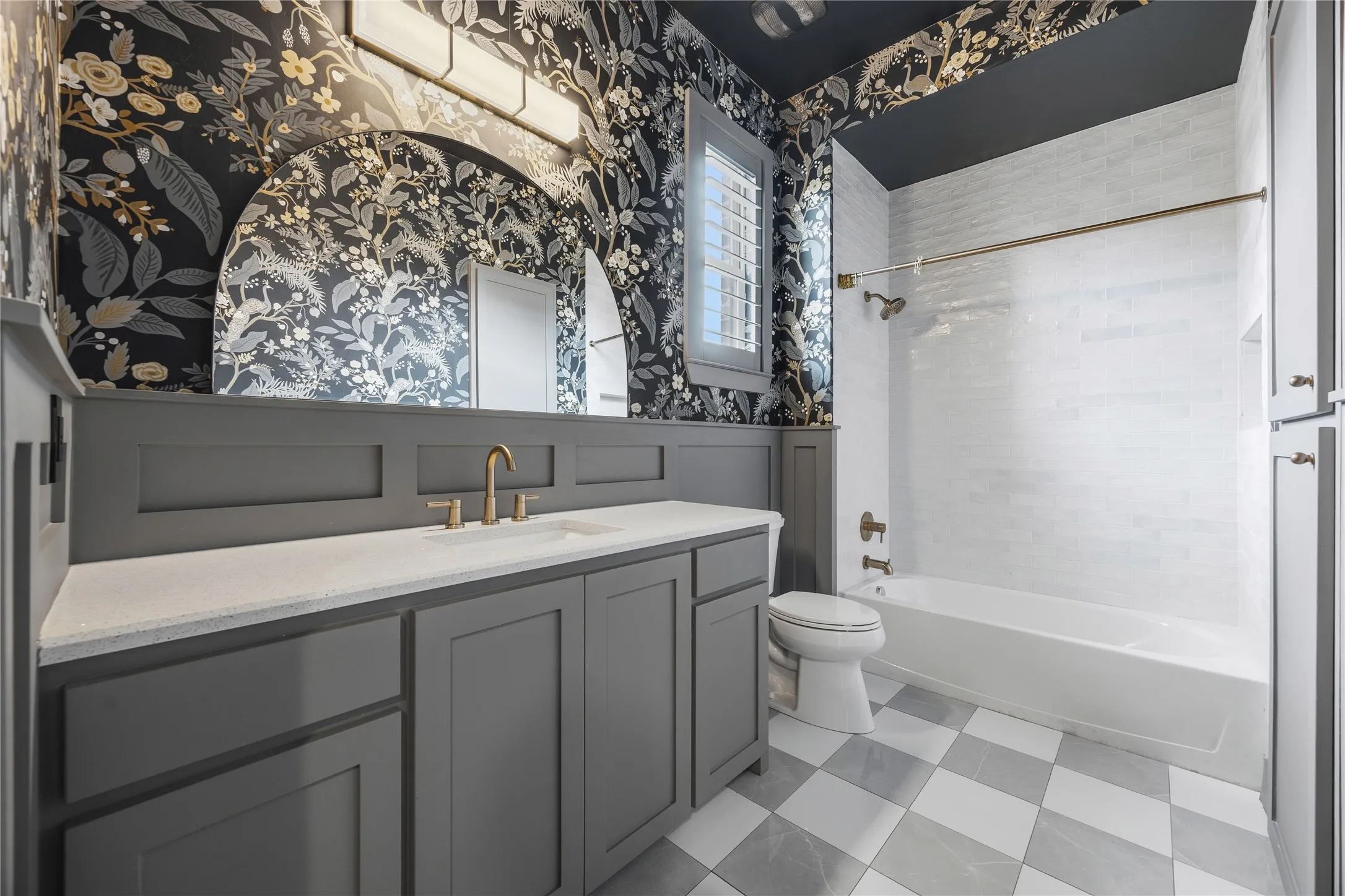Single Family Residence For Sale in Collin County , 1422 Teasley Lane, Celina, Texas 75009, 5 Bedroom, 5 Bathroom, 3 Garage spaces, 4,905 Sqft, built in 2016, mls#21296302, Real Estate Agent in Celina, Homes For Sale in Collin county, Homes For Sale in Celina, Realtor in Celina Texas, Real Estate Brokerage Independent Realty Texas, Luminita Cordes Realtor