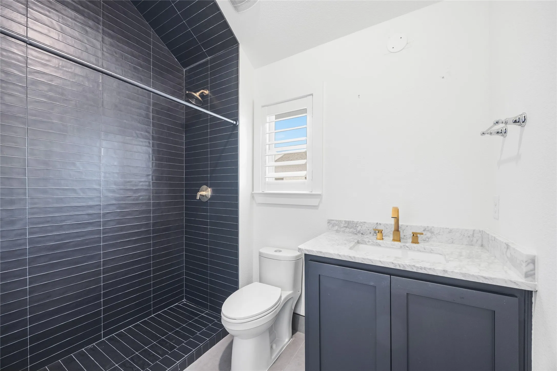 Single Family Residence For Sale in Collin County , 1422 Teasley Lane, Celina, Texas 75009, 5 Bedroom, 5 Bathroom, 3 Garage spaces, 4,905 Sqft, built in 2016, mls#21296302, Real Estate Agent in Celina, Homes For Sale in Collin county, Homes For Sale in Celina, Realtor in Celina Texas, Real Estate Brokerage Independent Realty Texas, Luminita Cordes Realtor