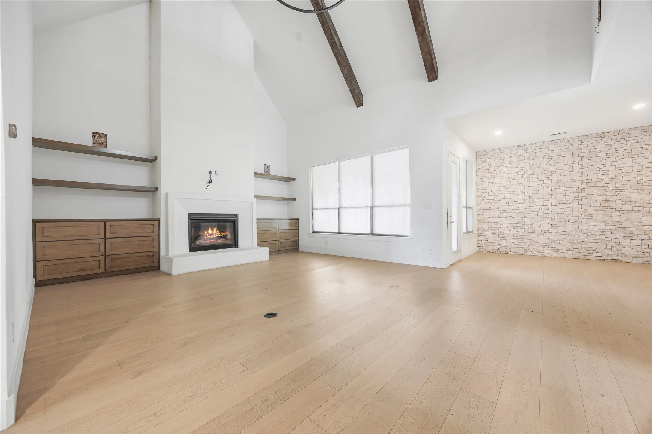 Single Family Residence For Sale in Collin County , 1422 Teasley Lane, Celina, Texas 75009, 5 Bedroom, 5 Bathroom, 3 Garage spaces, 4,905 Sqft, built in 2016, mls#21296302, Real Estate Agent in Celina, Homes For Sale in Collin county, Homes For Sale in Celina, Realtor in Celina Texas, Real Estate Brokerage Independent Realty Texas, Luminita Cordes Realtor