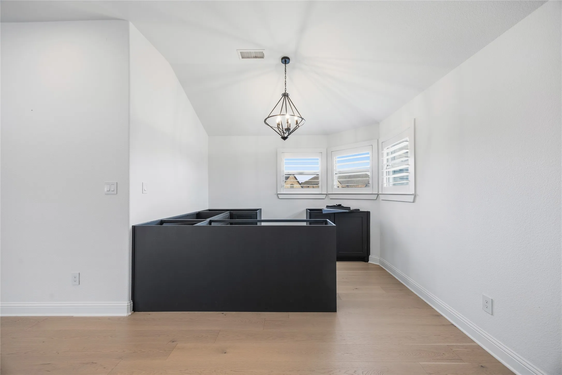 Single Family Residence For Sale in Collin County , 1422 Teasley Lane, Celina, Texas 75009, 5 Bedroom, 5 Bathroom, 3 Garage spaces, 4,905 Sqft, built in 2016, mls#21296302, Real Estate Agent in Celina, Homes For Sale in Collin county, Homes For Sale in Celina, Realtor in Celina Texas, Real Estate Brokerage Independent Realty Texas, Luminita Cordes Realtor