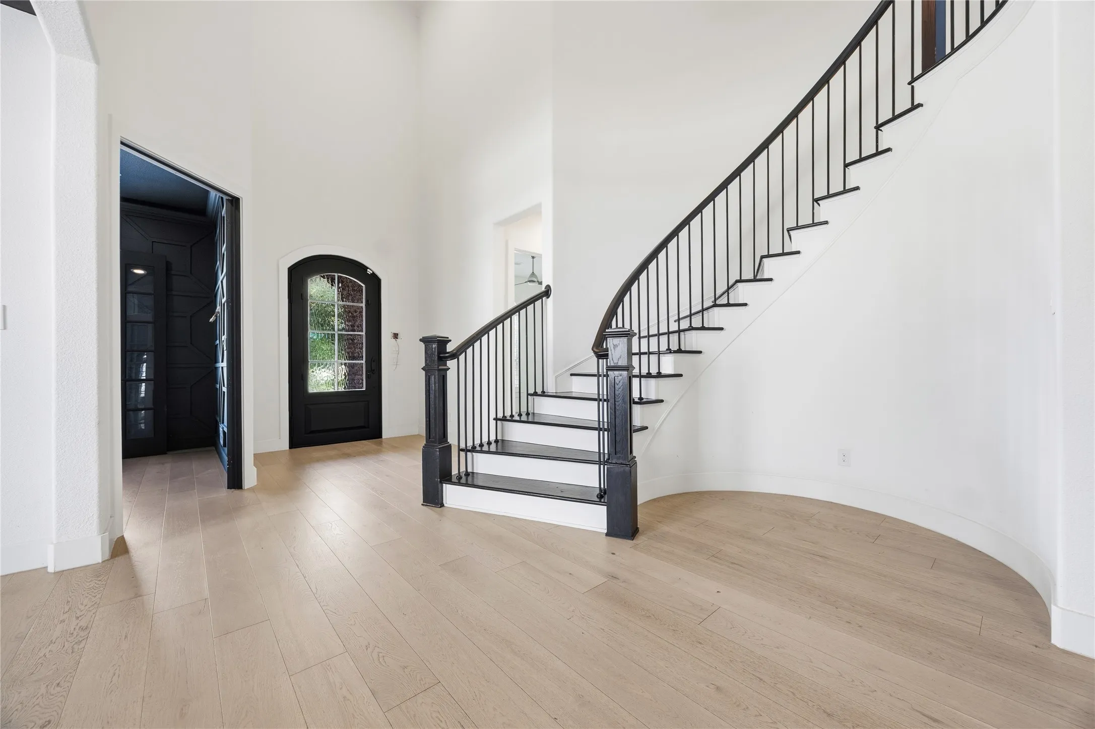 Single Family Residence For Sale in Collin County , 1422 Teasley Lane, Celina, Texas 75009, 5 Bedroom, 5 Bathroom, 3 Garage spaces, 4,905 Sqft, built in 2016, mls#21296302, Real Estate Agent in Celina, Homes For Sale in Collin county, Homes For Sale in Celina, Realtor in Celina Texas, Real Estate Brokerage Independent Realty Texas, Luminita Cordes Realtor