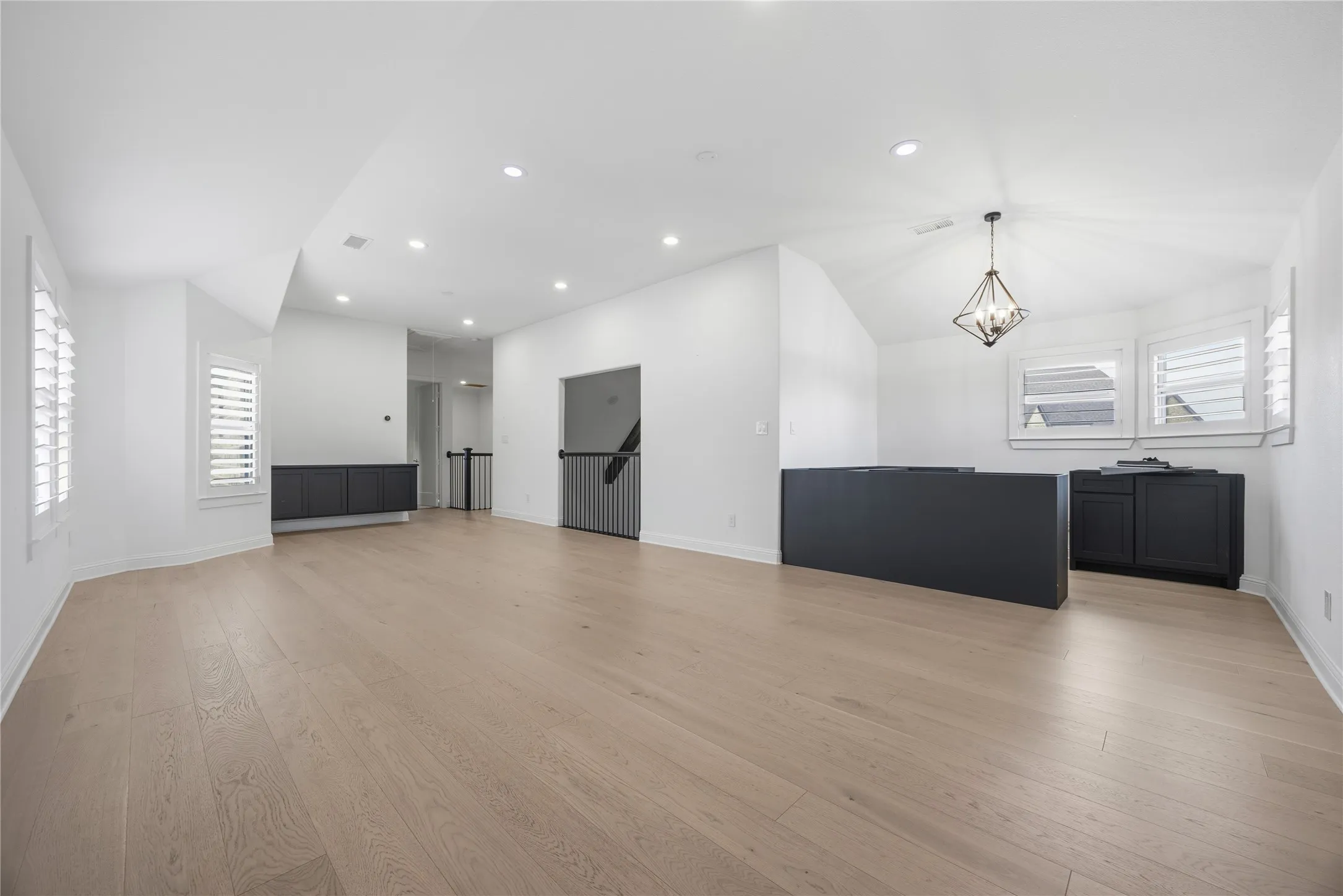 Single Family Residence For Sale in Collin County , 1422 Teasley Lane, Celina, Texas 75009, 5 Bedroom, 5 Bathroom, 3 Garage spaces, 4,905 Sqft, built in 2016, mls#21296302, Real Estate Agent in Celina, Homes For Sale in Collin county, Homes For Sale in Celina, Realtor in Celina Texas, Real Estate Brokerage Independent Realty Texas, Luminita Cordes Realtor