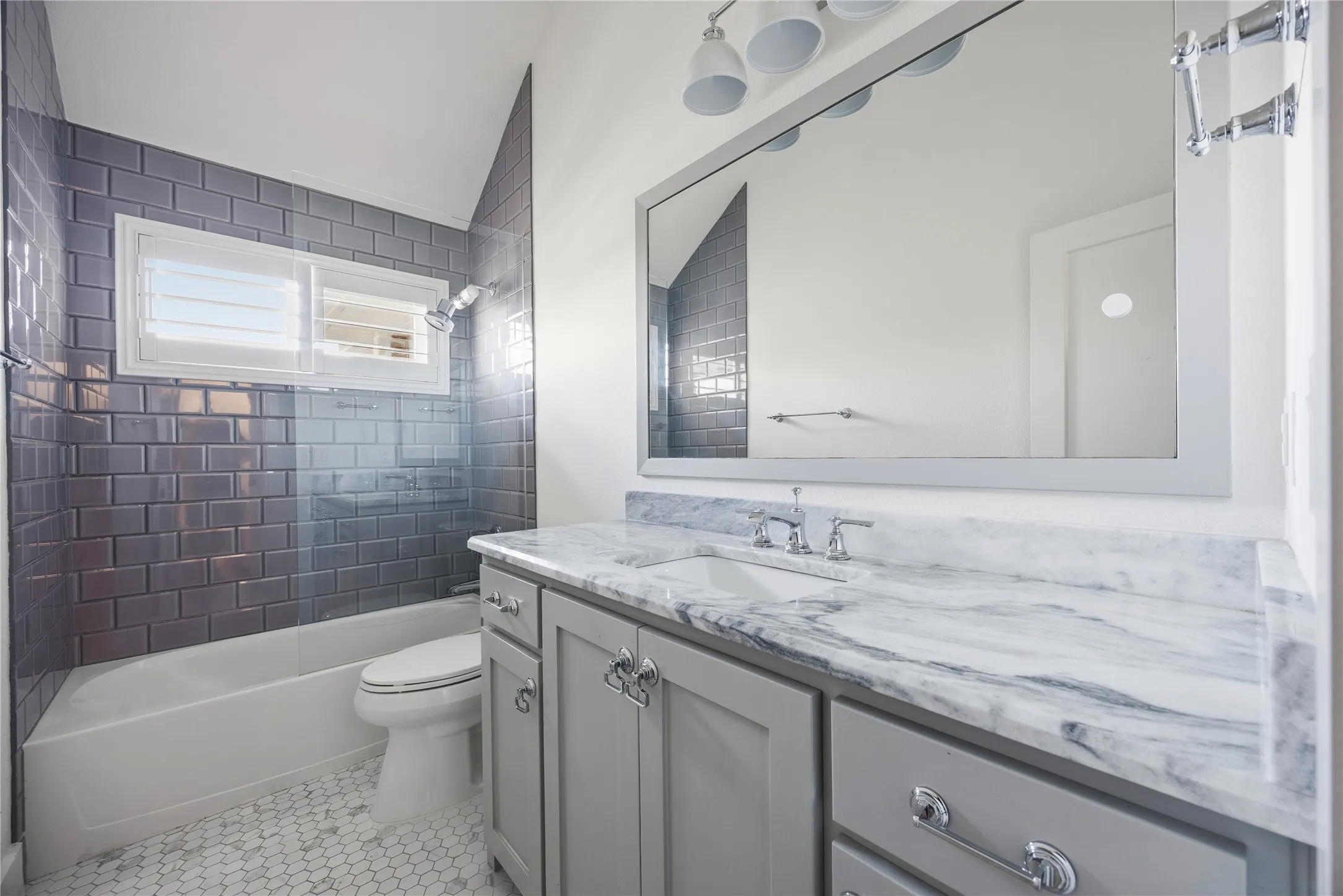 Single Family Residence For Sale in Collin County , 1422 Teasley Lane, Celina, Texas 75009, 5 Bedroom, 5 Bathroom, 3 Garage spaces, 4,905 Sqft, built in 2016, mls#21296302, Real Estate Agent in Celina, Homes For Sale in Collin county, Homes For Sale in Celina, Realtor in Celina Texas, Real Estate Brokerage Independent Realty Texas, Luminita Cordes Realtor