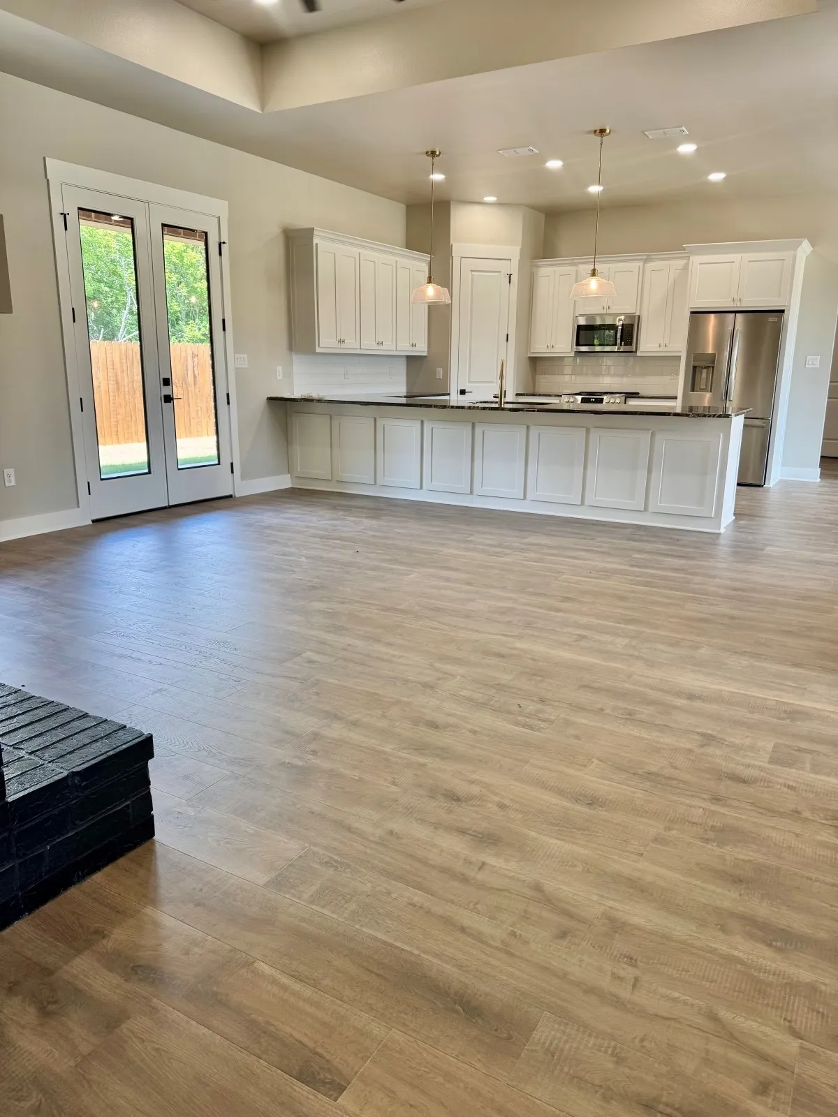 Single Family Residence For Sale in Smith County , 984 Mallard Drive, Lindale, Texas 75771, 4 Bedroom, 3 Bathroom, 2 Garage spaces, 2,274 Sqft, built in 2024, mls#21314388, Real Estate Agent in Lindale, Homes For Sale in Smith county, Homes For Sale in Lindale, Realtor in Lindale Texas, Real Estate Brokerage Independent Realty Texas, Luminita Cordes Realtor
