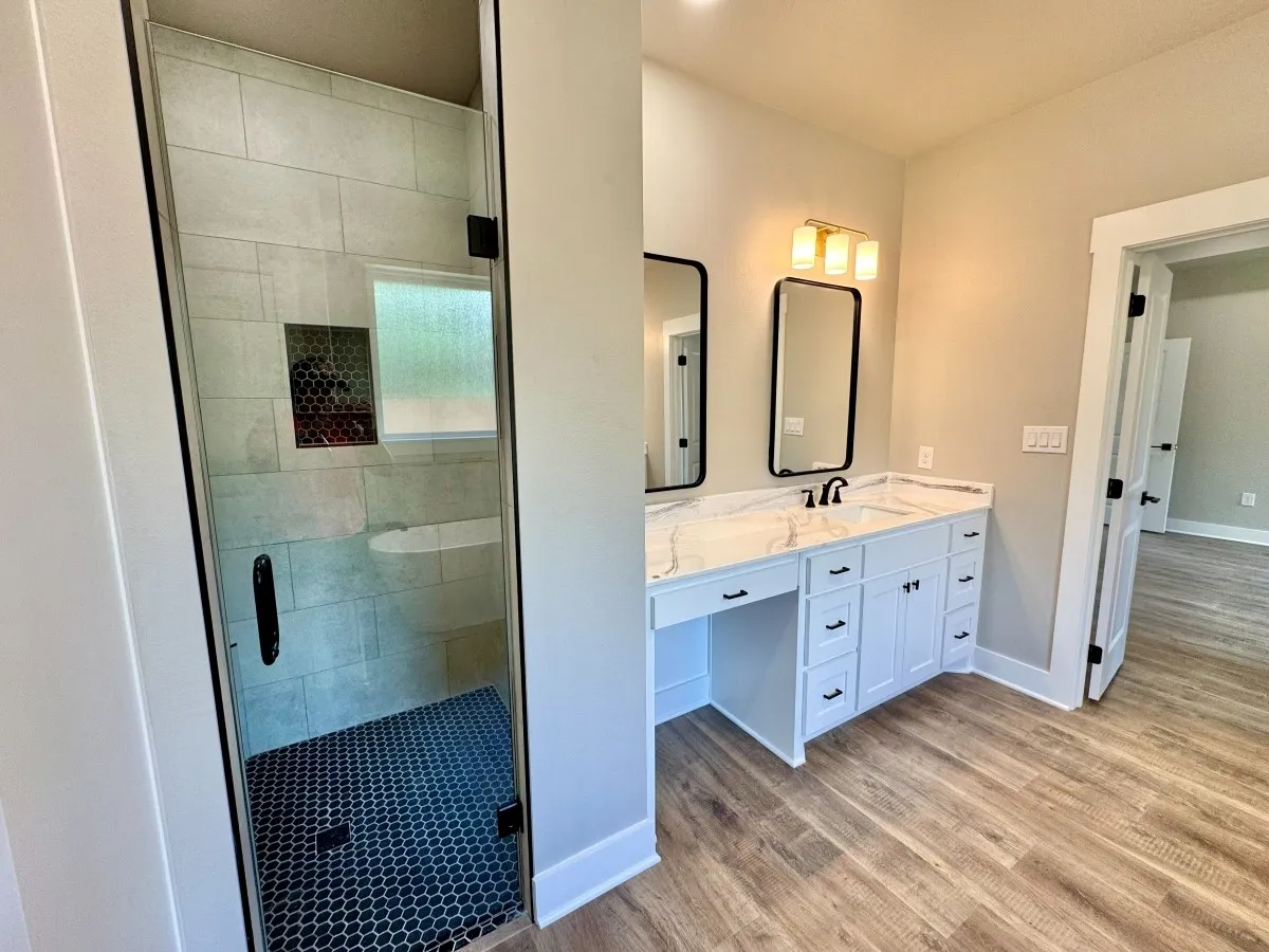 Single Family Residence For Sale in Smith County , 984 Mallard Drive, Lindale, Texas 75771, 4 Bedroom, 3 Bathroom, 2 Garage spaces, 2,274 Sqft, built in 2024, mls#21314388, Real Estate Agent in Lindale, Homes For Sale in Smith county, Homes For Sale in Lindale, Realtor in Lindale Texas, Real Estate Brokerage Independent Realty Texas, Luminita Cordes Realtor