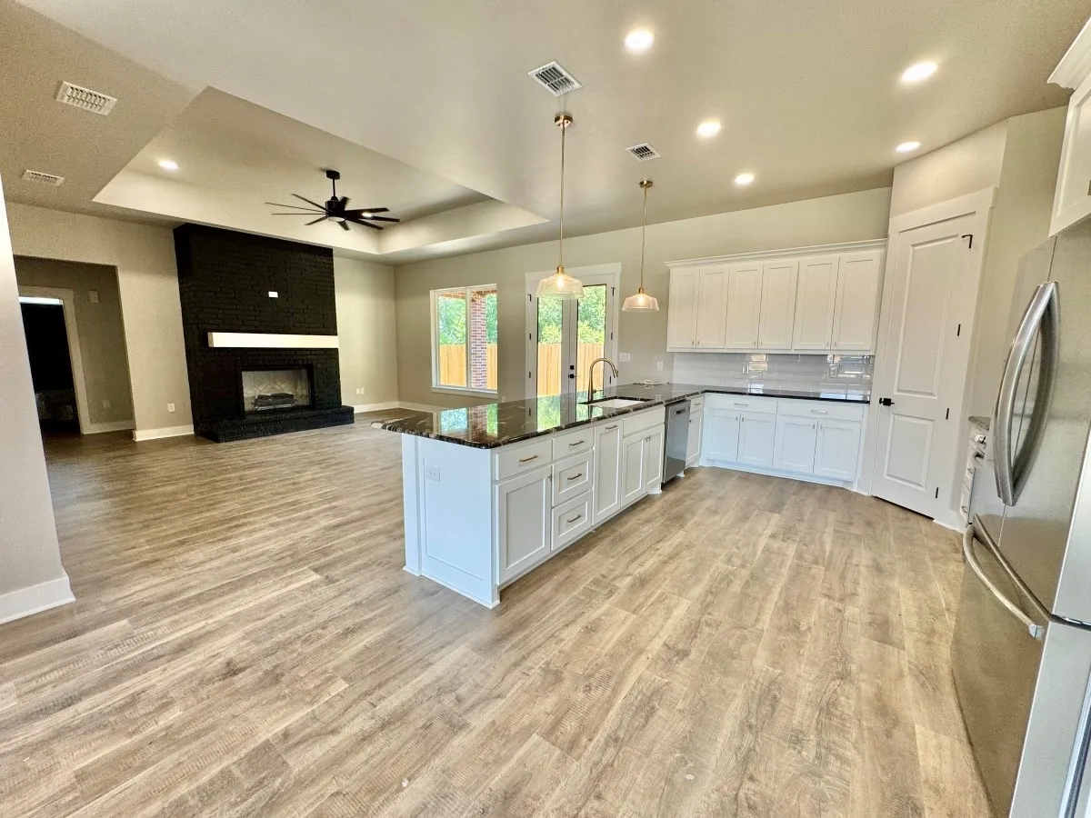 Single Family Residence For Sale in Smith County , 984 Mallard Drive, Lindale, Texas 75771, 4 Bedroom, 3 Bathroom, 2 Garage spaces, 2,274 Sqft, built in 2024, mls#21314388, Real Estate Agent in Lindale, Homes For Sale in Smith county, Homes For Sale in Lindale, Realtor in Lindale Texas, Real Estate Brokerage Independent Realty Texas, Luminita Cordes Realtor