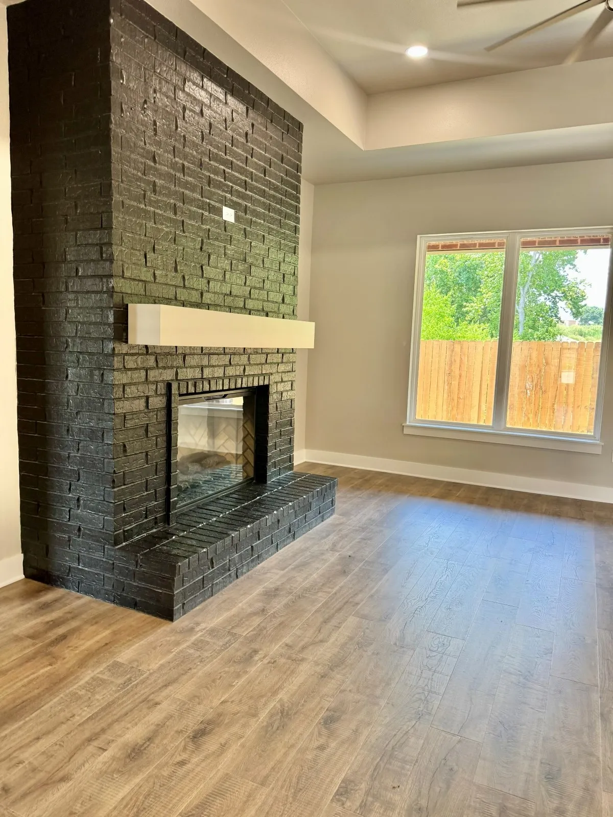 Single Family Residence For Sale in Smith County , 984 Mallard Drive, Lindale, Texas 75771, 4 Bedroom, 3 Bathroom, 2 Garage spaces, 2,274 Sqft, built in 2024, mls#21314388, Real Estate Agent in Lindale, Homes For Sale in Smith county, Homes For Sale in Lindale, Realtor in Lindale Texas, Real Estate Brokerage Independent Realty Texas, Luminita Cordes Realtor
