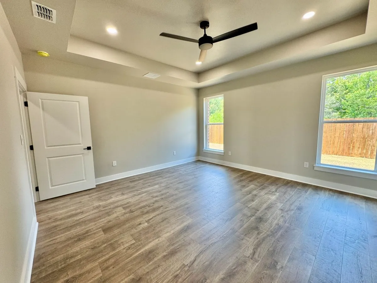 Single Family Residence For Sale in Smith County , 984 Mallard Drive, Lindale, Texas 75771, 4 Bedroom, 3 Bathroom, 2 Garage spaces, 2,274 Sqft, built in 2024, mls#21314388, Real Estate Agent in Lindale, Homes For Sale in Smith county, Homes For Sale in Lindale, Realtor in Lindale Texas, Real Estate Brokerage Independent Realty Texas, Luminita Cordes Realtor