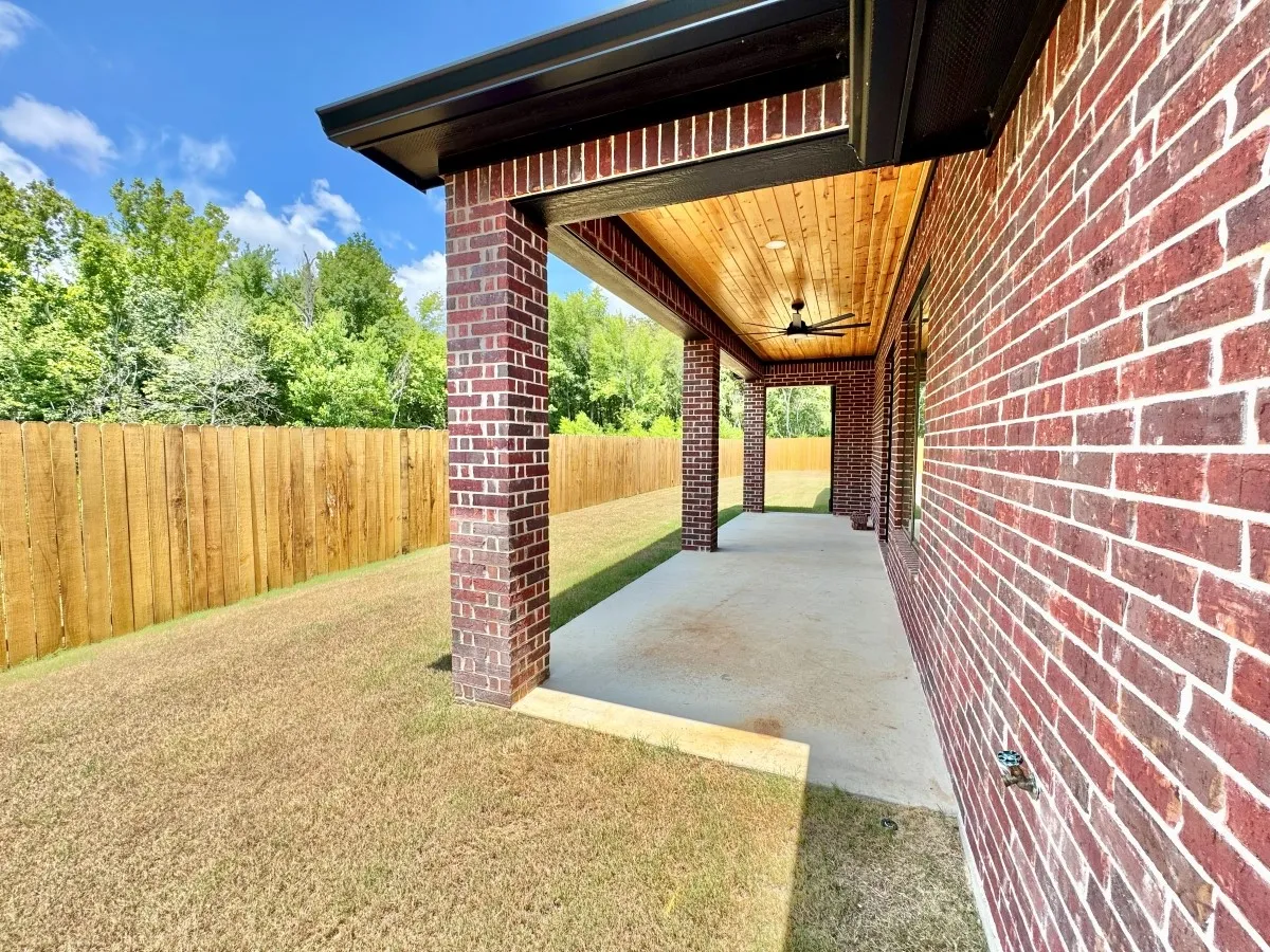 Single Family Residence For Sale in Smith County , 984 Mallard Drive, Lindale, Texas 75771, 4 Bedroom, 3 Bathroom, 2 Garage spaces, 2,274 Sqft, built in 2024, mls#21314388, Real Estate Agent in Lindale, Homes For Sale in Smith county, Homes For Sale in Lindale, Realtor in Lindale Texas, Real Estate Brokerage Independent Realty Texas, Luminita Cordes Realtor
