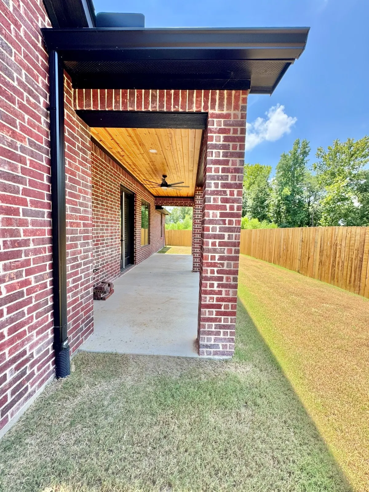 Single Family Residence For Sale in Smith County , 984 Mallard Drive, Lindale, Texas 75771, 4 Bedroom, 3 Bathroom, 2 Garage spaces, 2,274 Sqft, built in 2024, mls#21314388, Real Estate Agent in Lindale, Homes For Sale in Smith county, Homes For Sale in Lindale, Realtor in Lindale Texas, Real Estate Brokerage Independent Realty Texas, Luminita Cordes Realtor