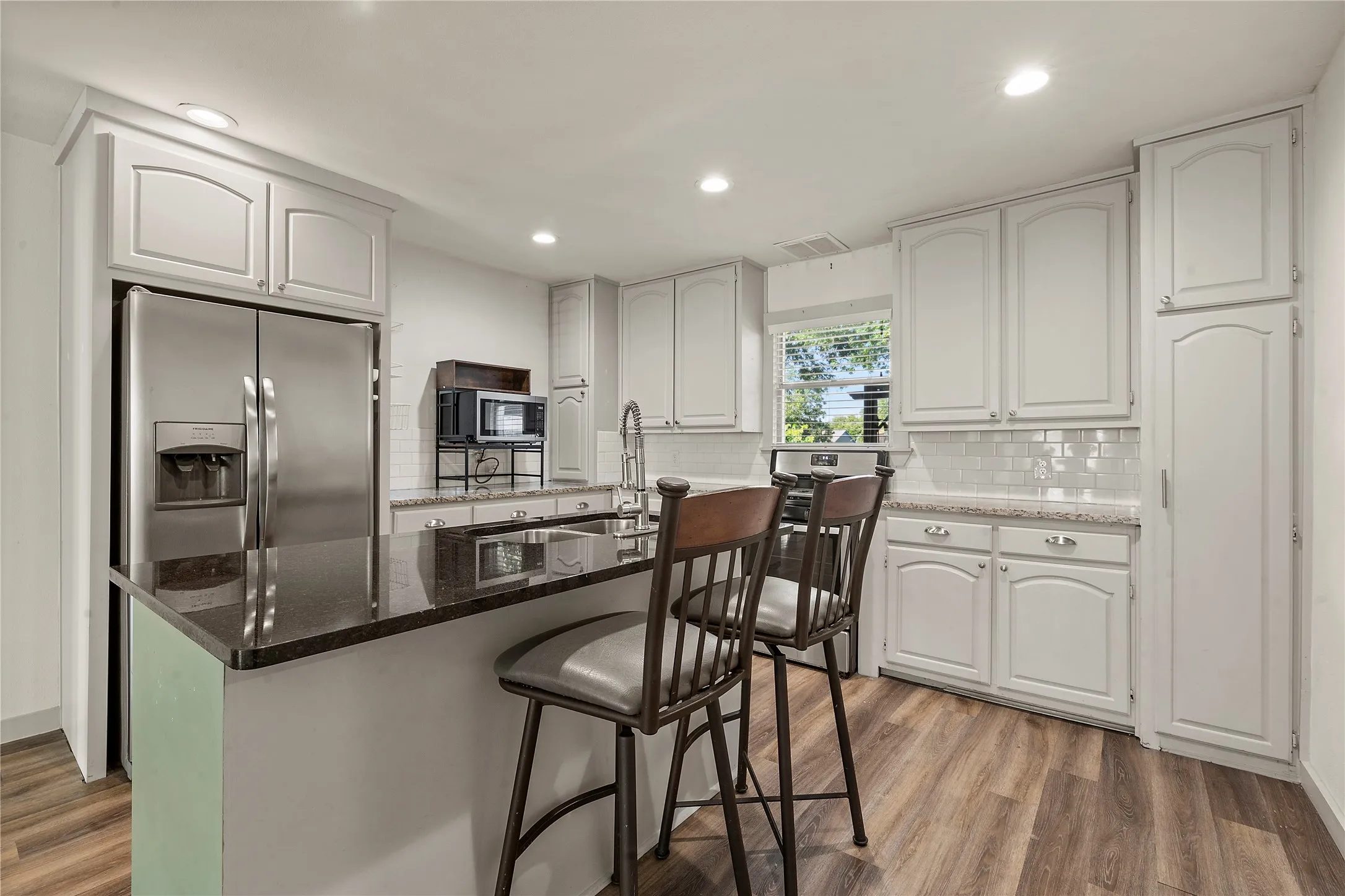 Single Family Residence For Sale in Mc Lennan County , 3724 N 24th Street, Waco, Texas 76708, 3 Bedroom, 2 Bathroom, Garage spaces, 1,414 Sqft, built in 1950, mls#21314335, Real Estate Agent in Waco, Homes For Sale in Mc Lennan county, Homes For Sale in Waco, Realtor in Waco Texas, Real Estate Brokerage Independent Realty Texas, Luminita Cordes Realtor