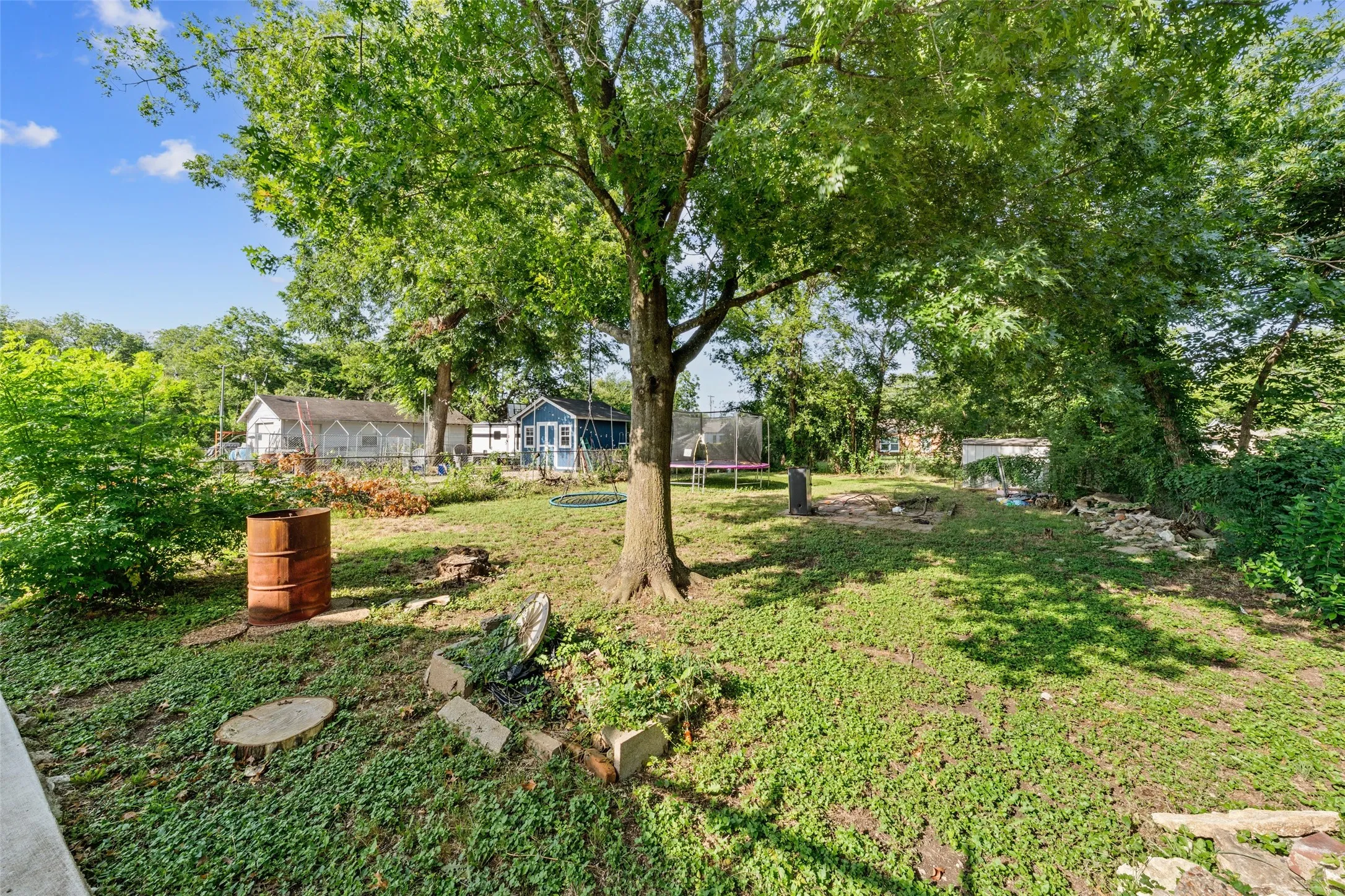 Single Family Residence For Sale in Mc Lennan County , 3724 N 24th Street, Waco, Texas 76708, 3 Bedroom, 2 Bathroom, Garage spaces, 1,414 Sqft, built in 1950, mls#21314335, Real Estate Agent in Waco, Homes For Sale in Mc Lennan county, Homes For Sale in Waco, Realtor in Waco Texas, Real Estate Brokerage Independent Realty Texas, Luminita Cordes Realtor