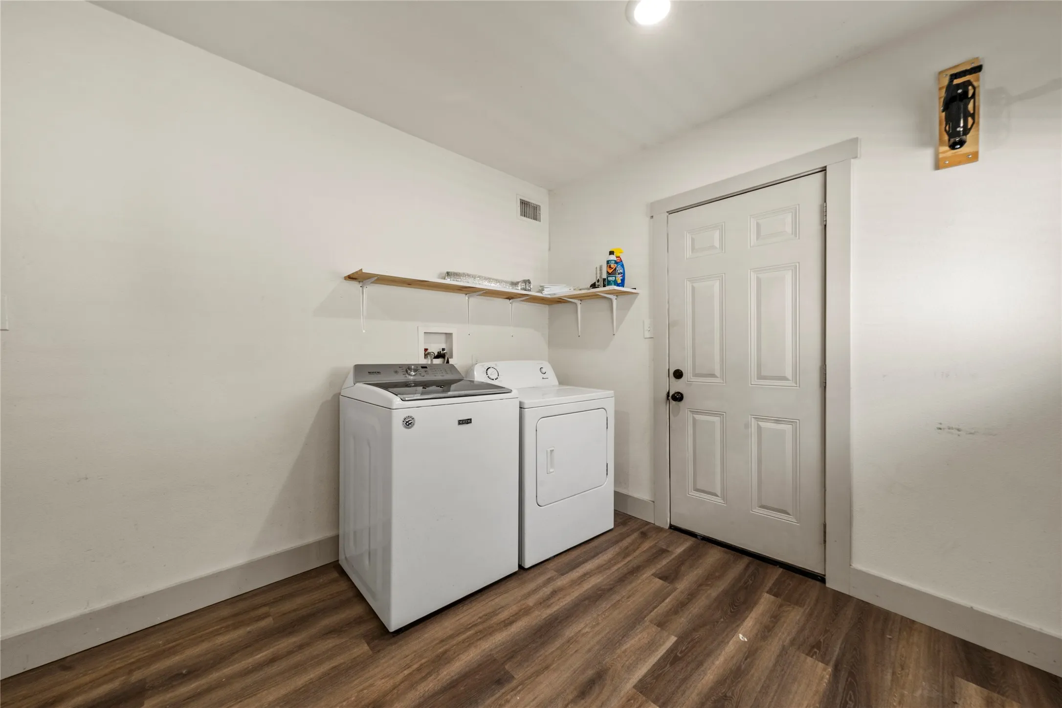 Single Family Residence For Sale in Mc Lennan County , 3724 N 24th Street, Waco, Texas 76708, 3 Bedroom, 2 Bathroom, Garage spaces, 1,414 Sqft, built in 1950, mls#21314335, Real Estate Agent in Waco, Homes For Sale in Mc Lennan county, Homes For Sale in Waco, Realtor in Waco Texas, Real Estate Brokerage Independent Realty Texas, Luminita Cordes Realtor