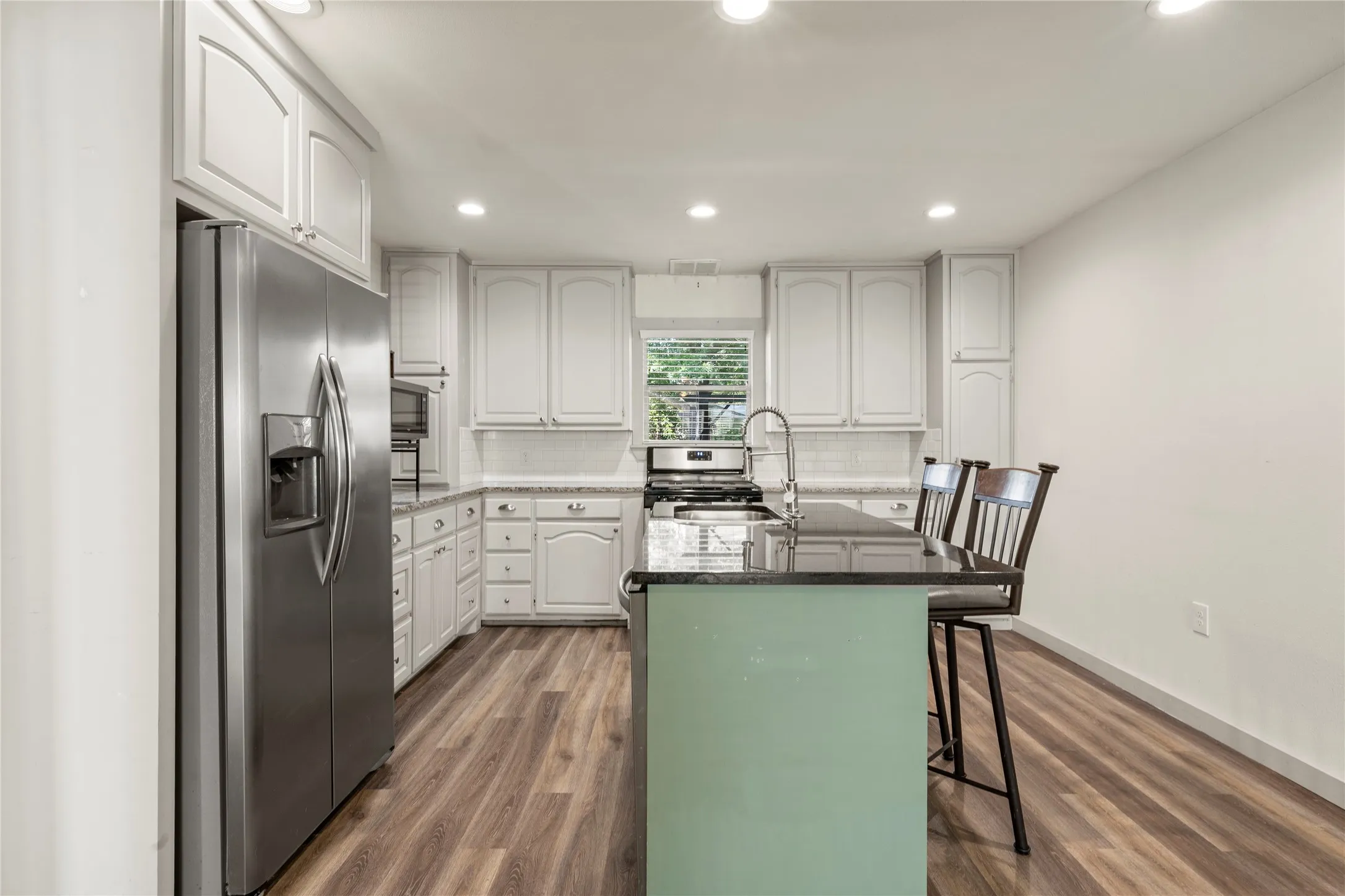 Single Family Residence For Sale in Mc Lennan County , 3724 N 24th Street, Waco, Texas 76708, 3 Bedroom, 2 Bathroom, Garage spaces, 1,414 Sqft, built in 1950, mls#21314335, Real Estate Agent in Waco, Homes For Sale in Mc Lennan county, Homes For Sale in Waco, Realtor in Waco Texas, Real Estate Brokerage Independent Realty Texas, Luminita Cordes Realtor