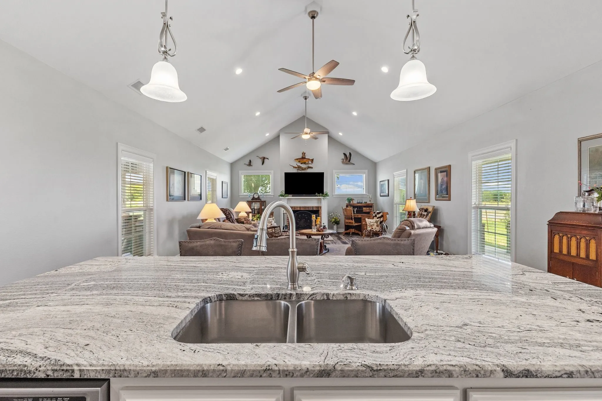 Farm For Sale in Wood County , 869 CR 1570, Alba, Texas 75410, 2 Bedroom, 2 Bathroom, Garage spaces, 1,668 Sqft, built in 2020, mls#21313611, Real Estate Agent in Alba, Homes For Sale in Wood county, Homes For Sale in Alba, Realtor in Alba Texas, Real Estate Brokerage Independent Realty Texas, Luminita Cordes Realtor